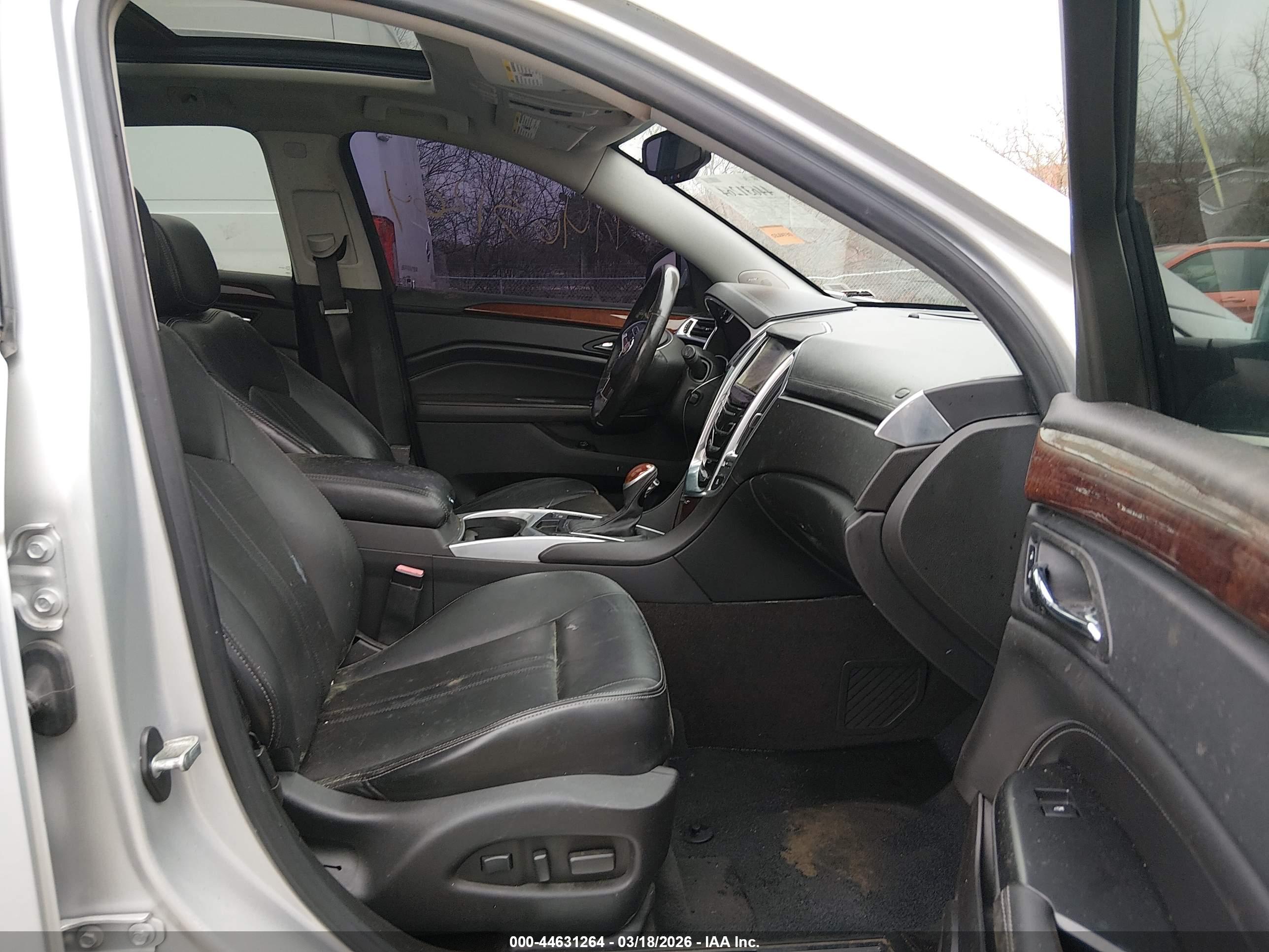 CADILLAC SRX image 5