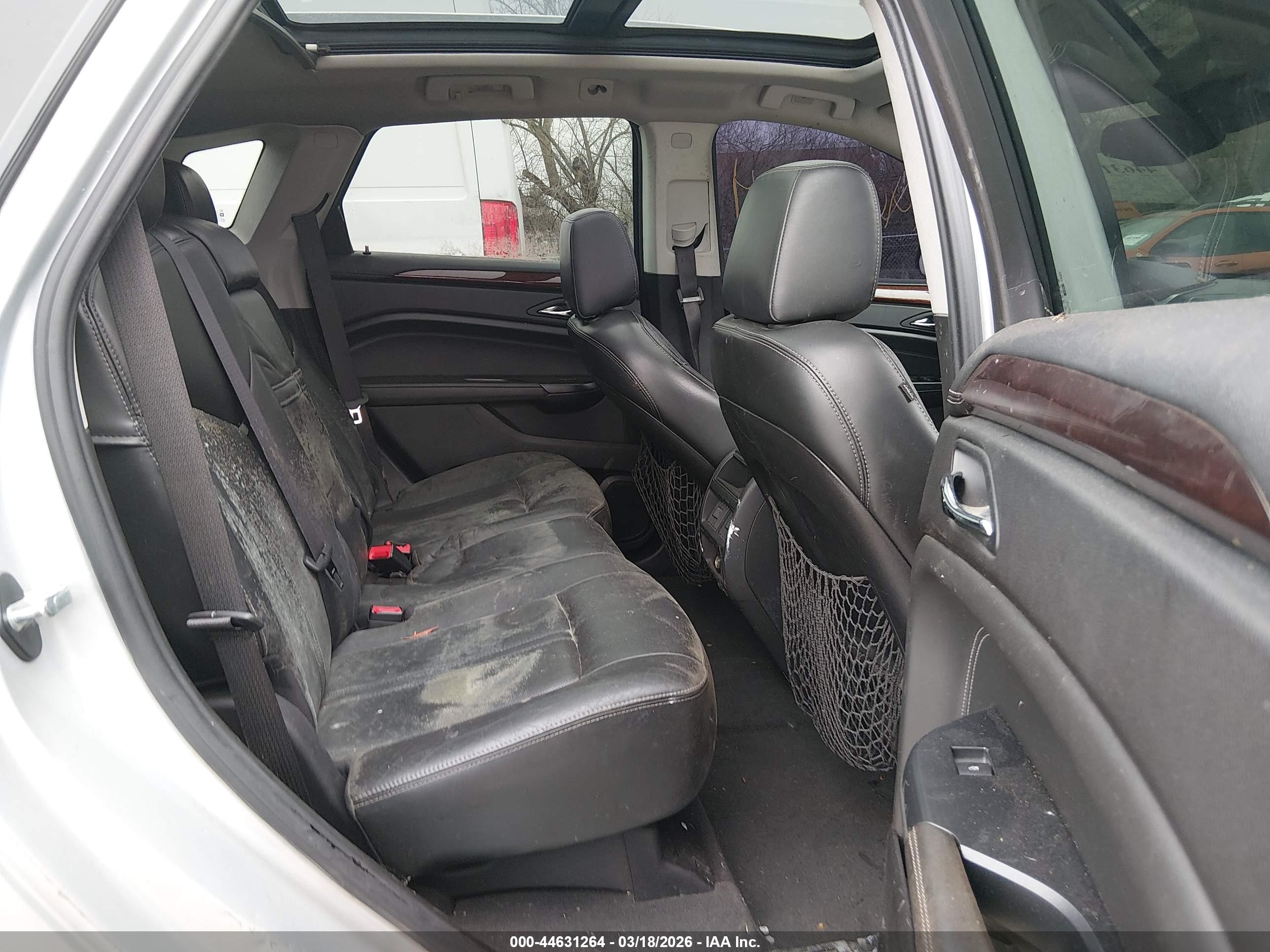 CADILLAC SRX image 8