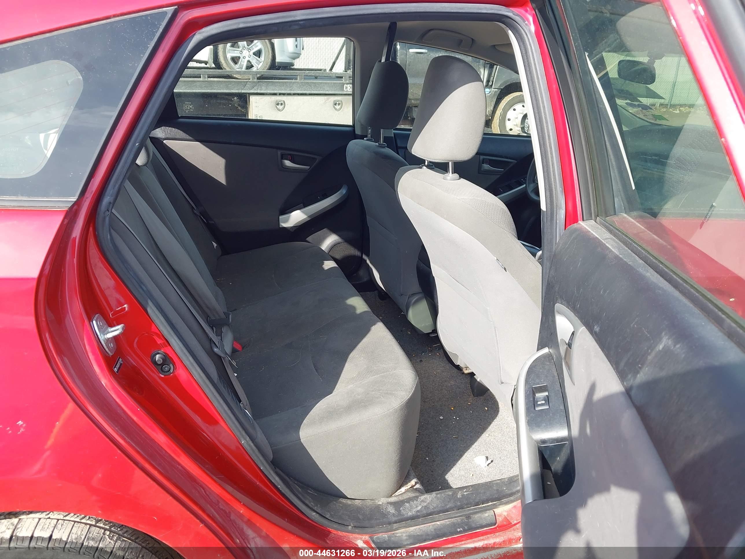TOYOTA PRIUS image 8