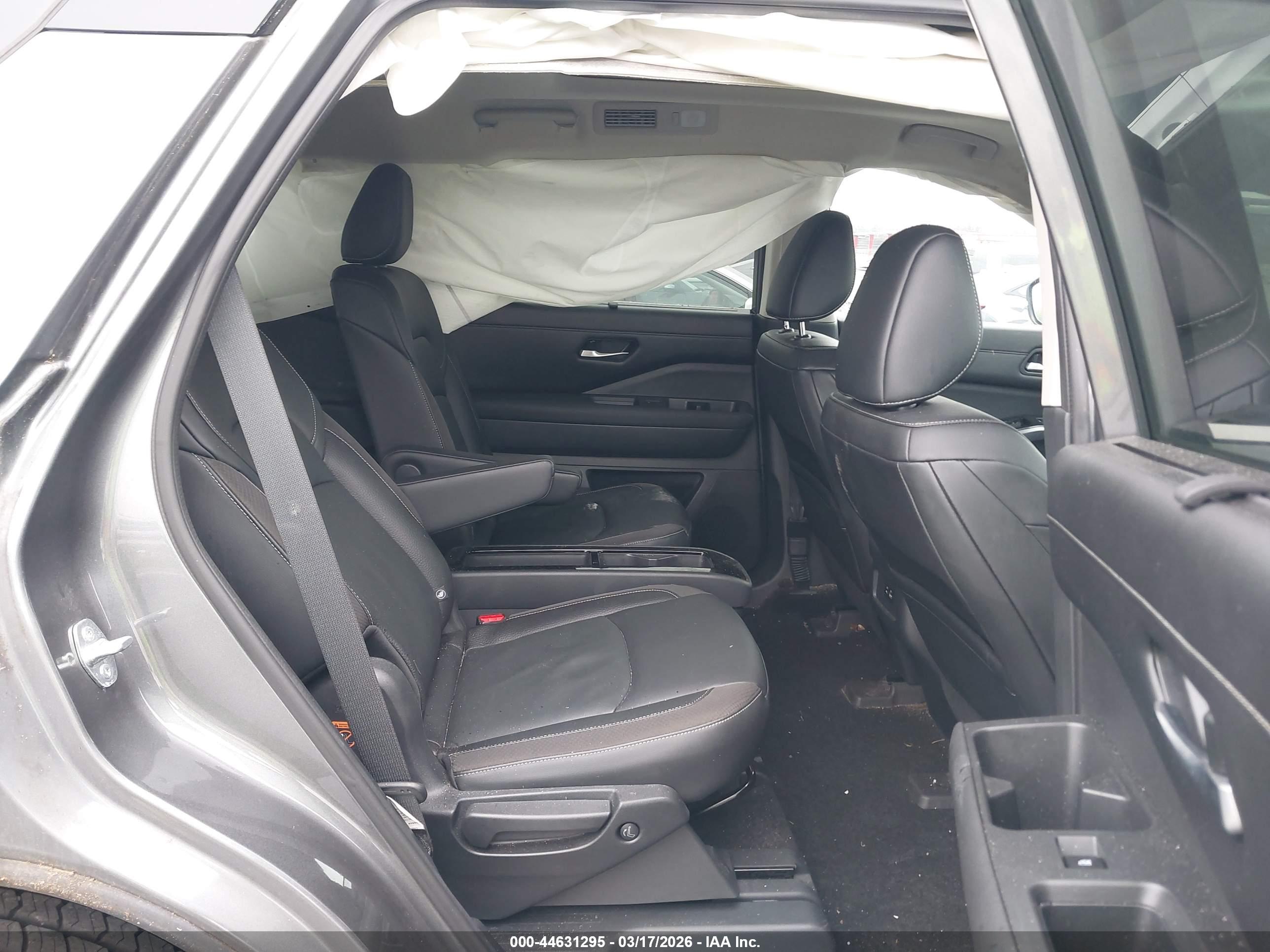 NISSAN PATHFINDER image 8