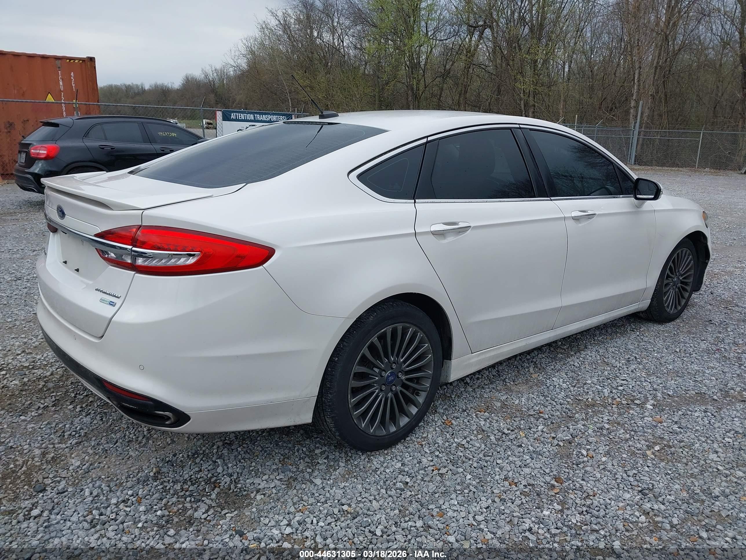 FORD FUSION image 4