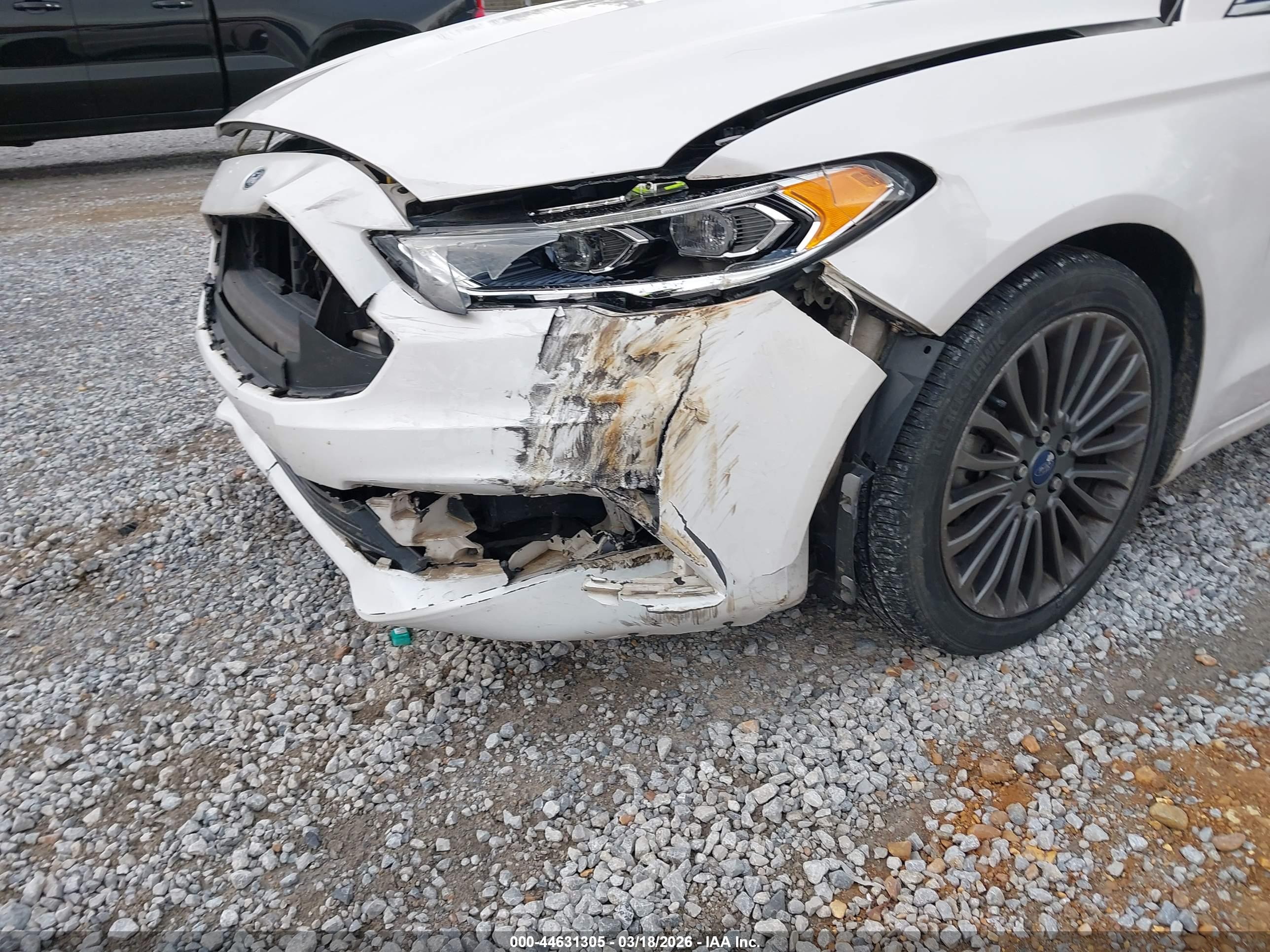 FORD FUSION image 6