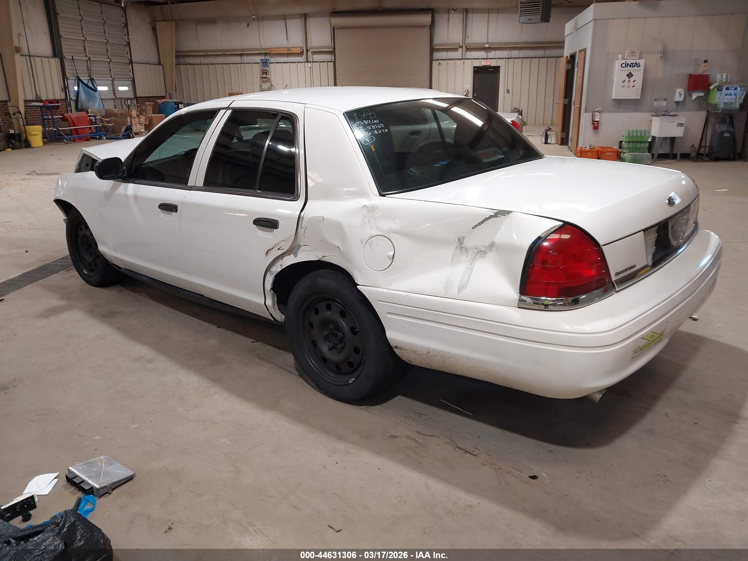 FORD CROWN image 3