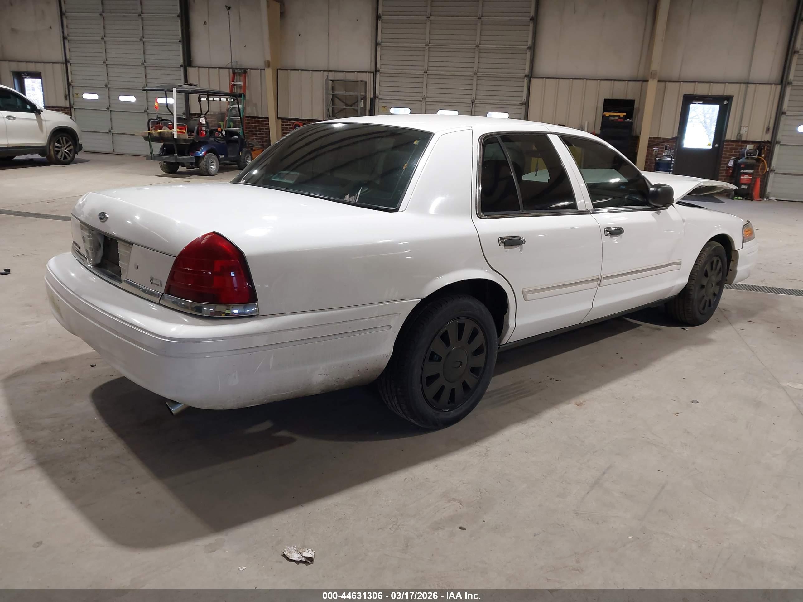 FORD CROWN image 4
