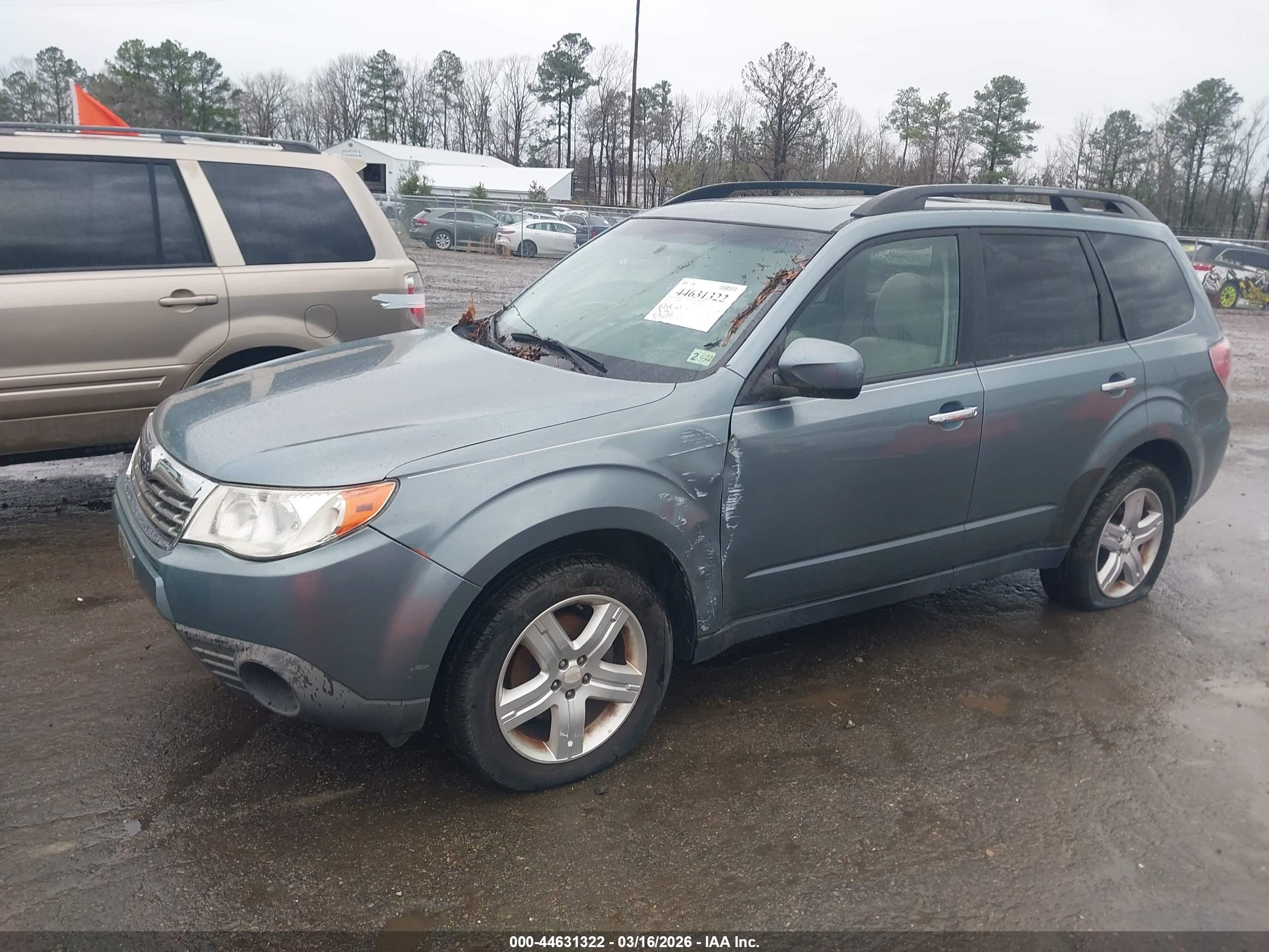SUBARU FORESTER image 2