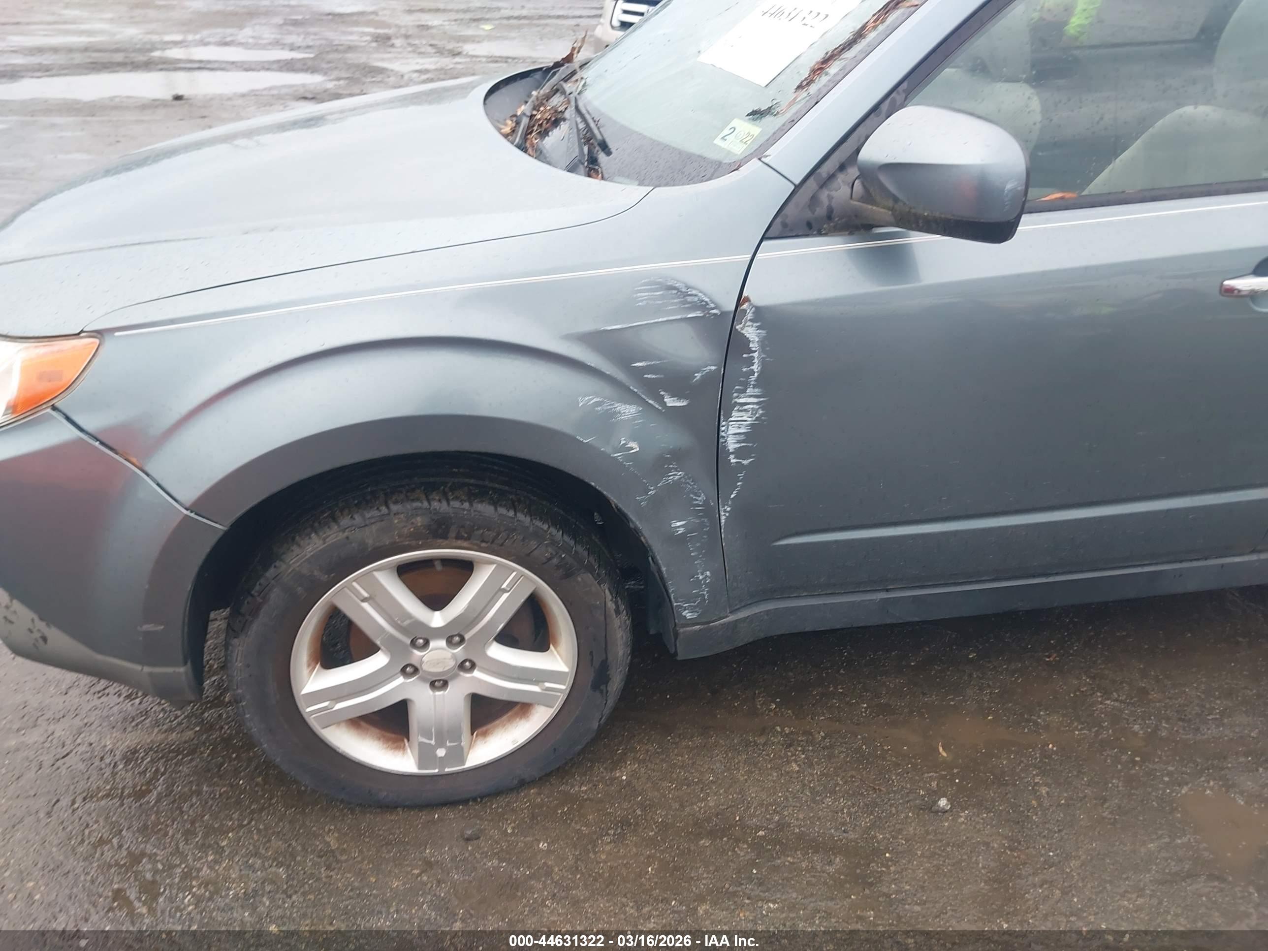 SUBARU FORESTER image 6