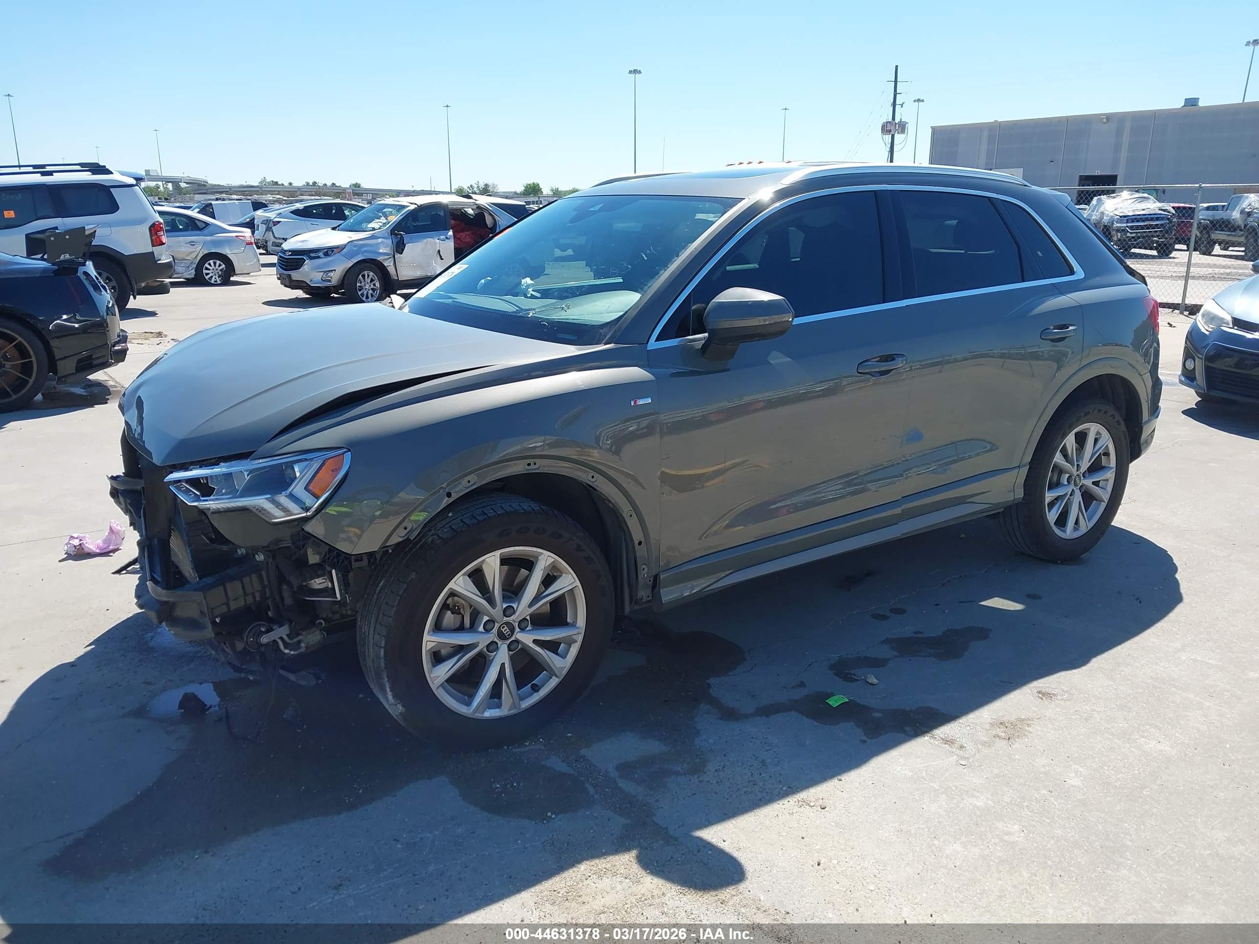 AUDI Q3 image 2