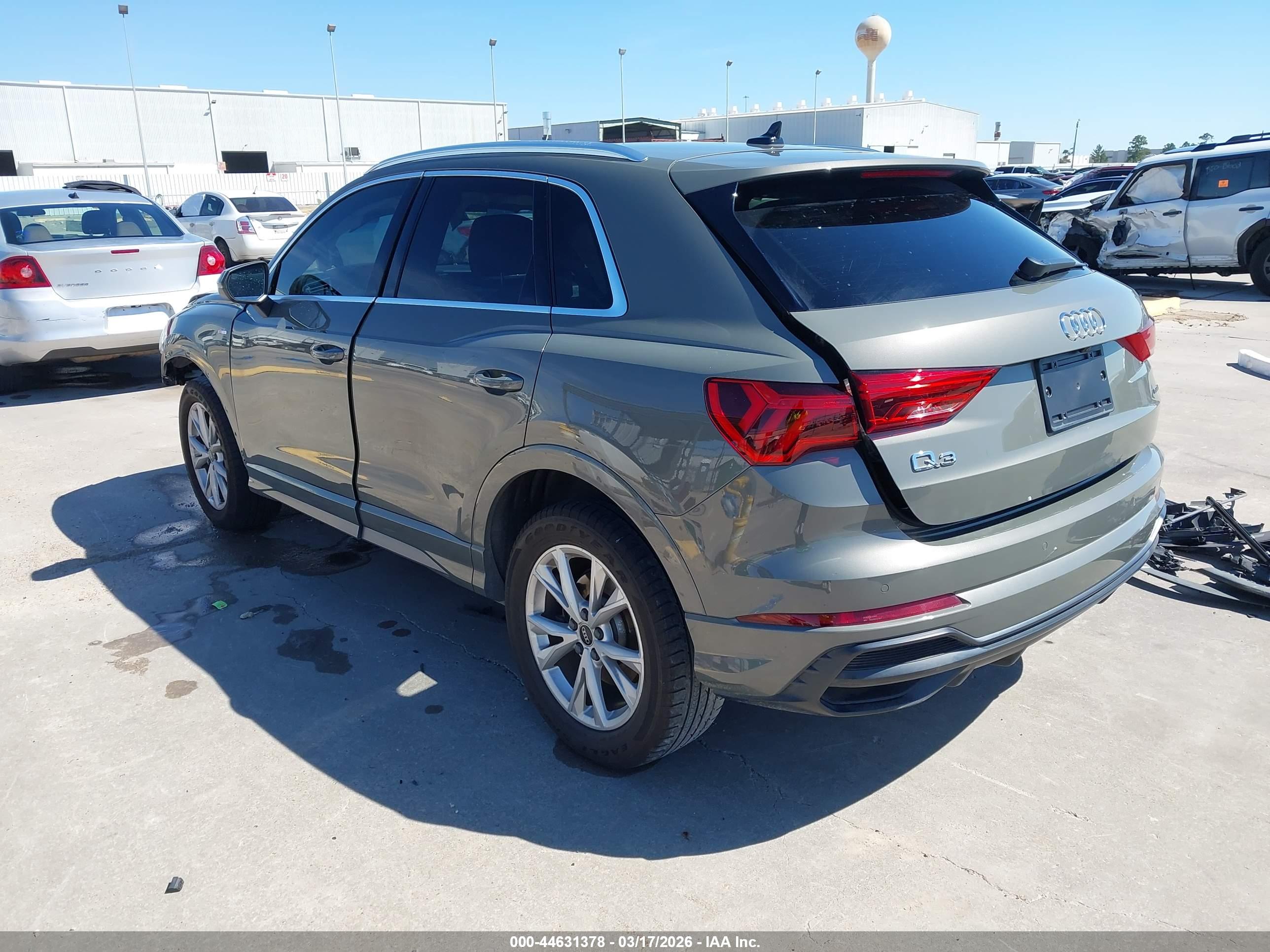 AUDI Q3 image 3