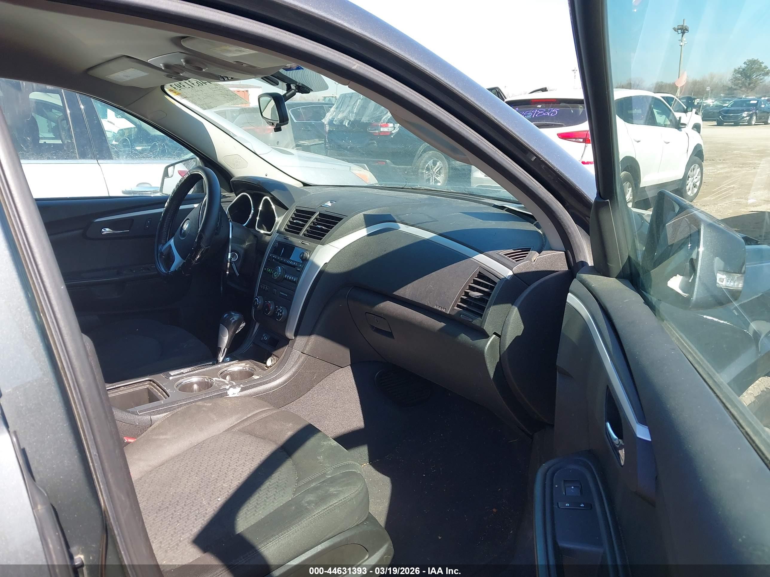 CHEVROLET TRAVERSE image 5