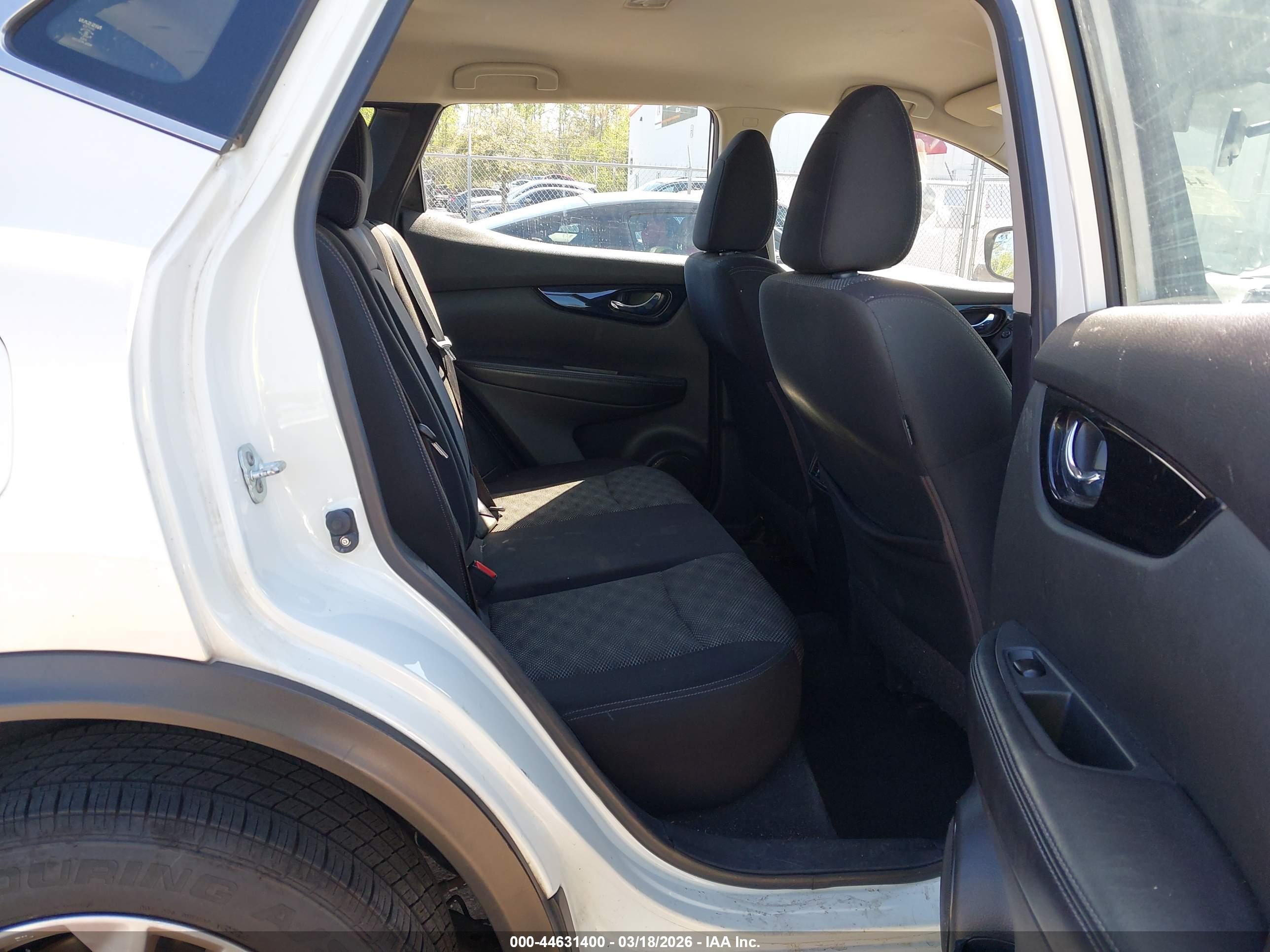 NISSAN ROGUE image 8