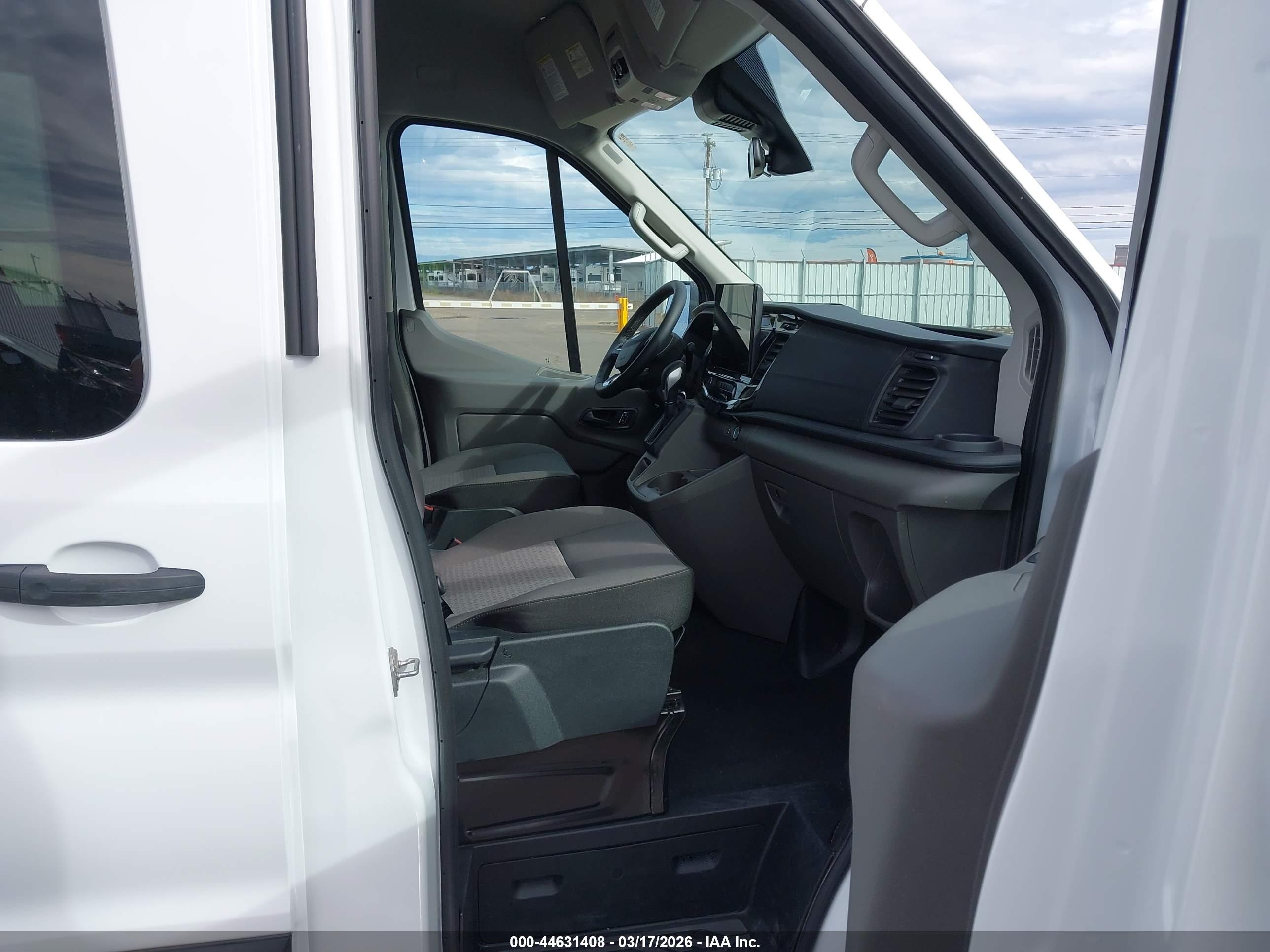 FORD TRANSIT-350 image 5