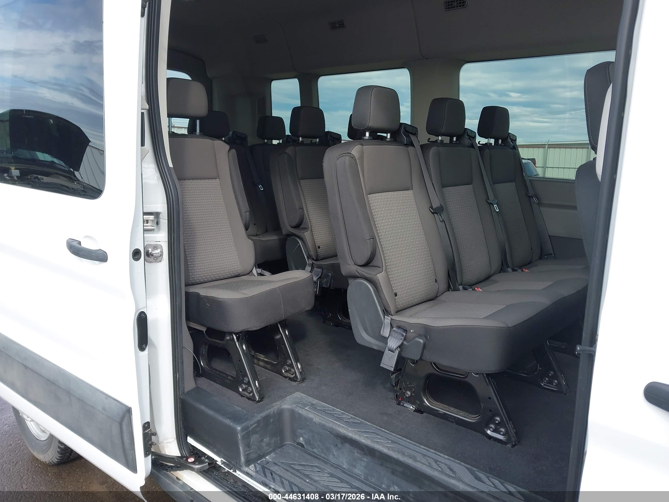 FORD TRANSIT-350 image 8