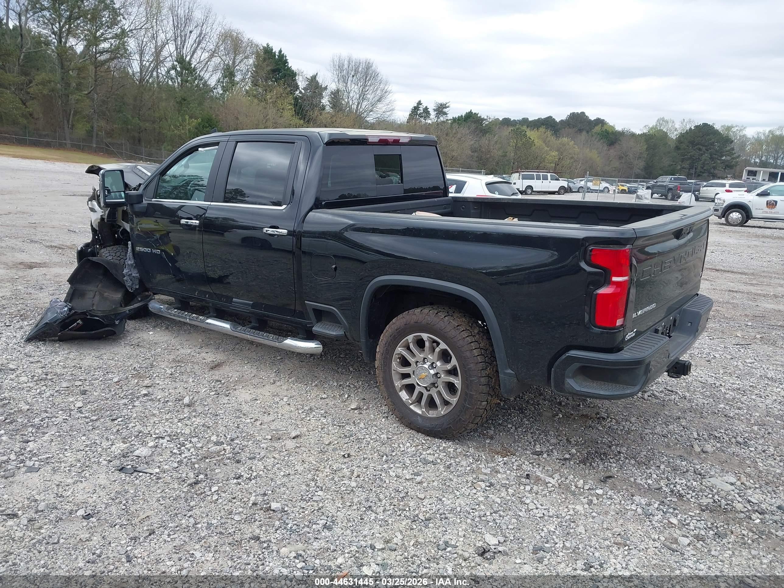 CHEVROLET SILVERADO image 3