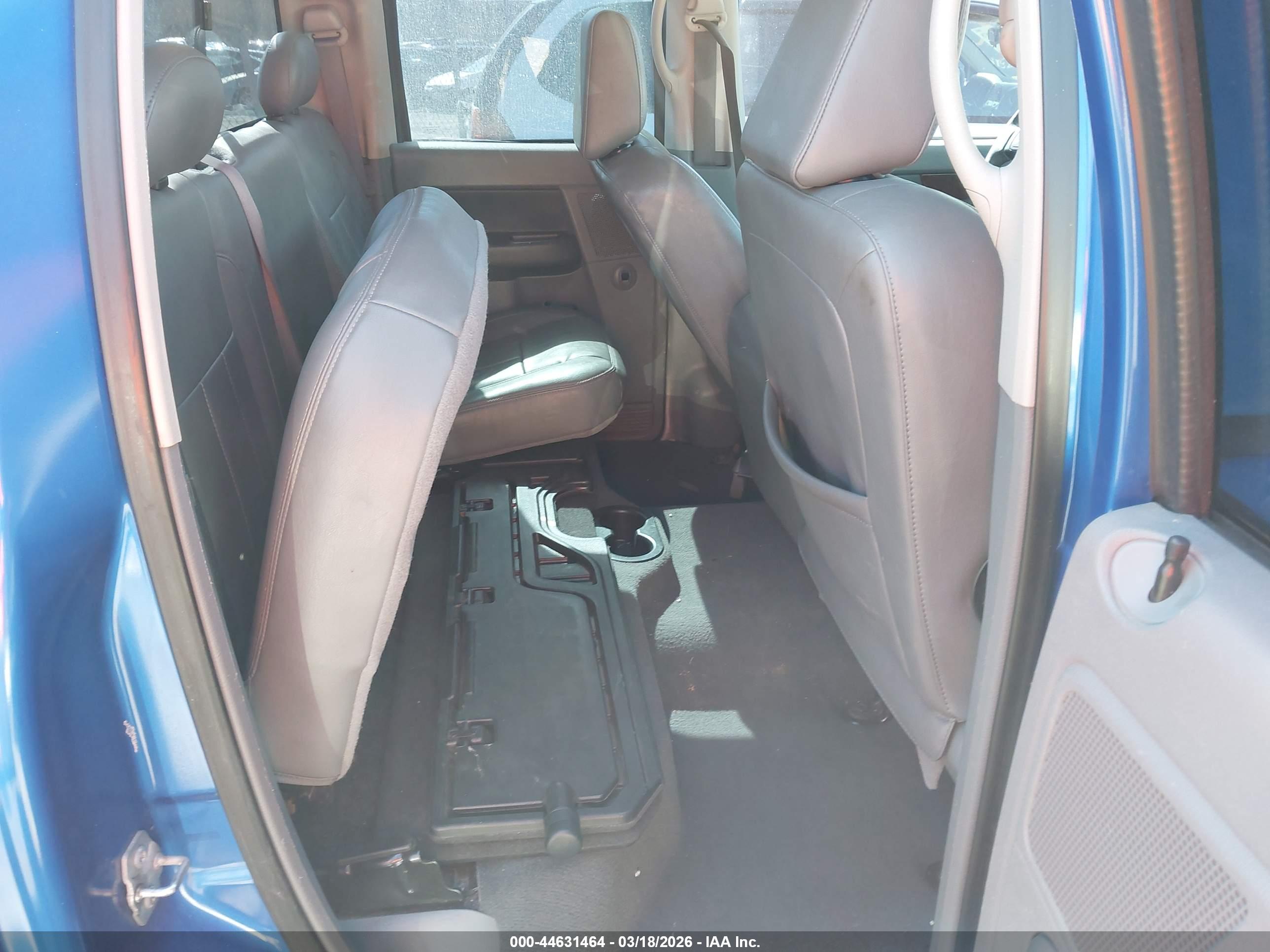 DODGE RAM image 8
