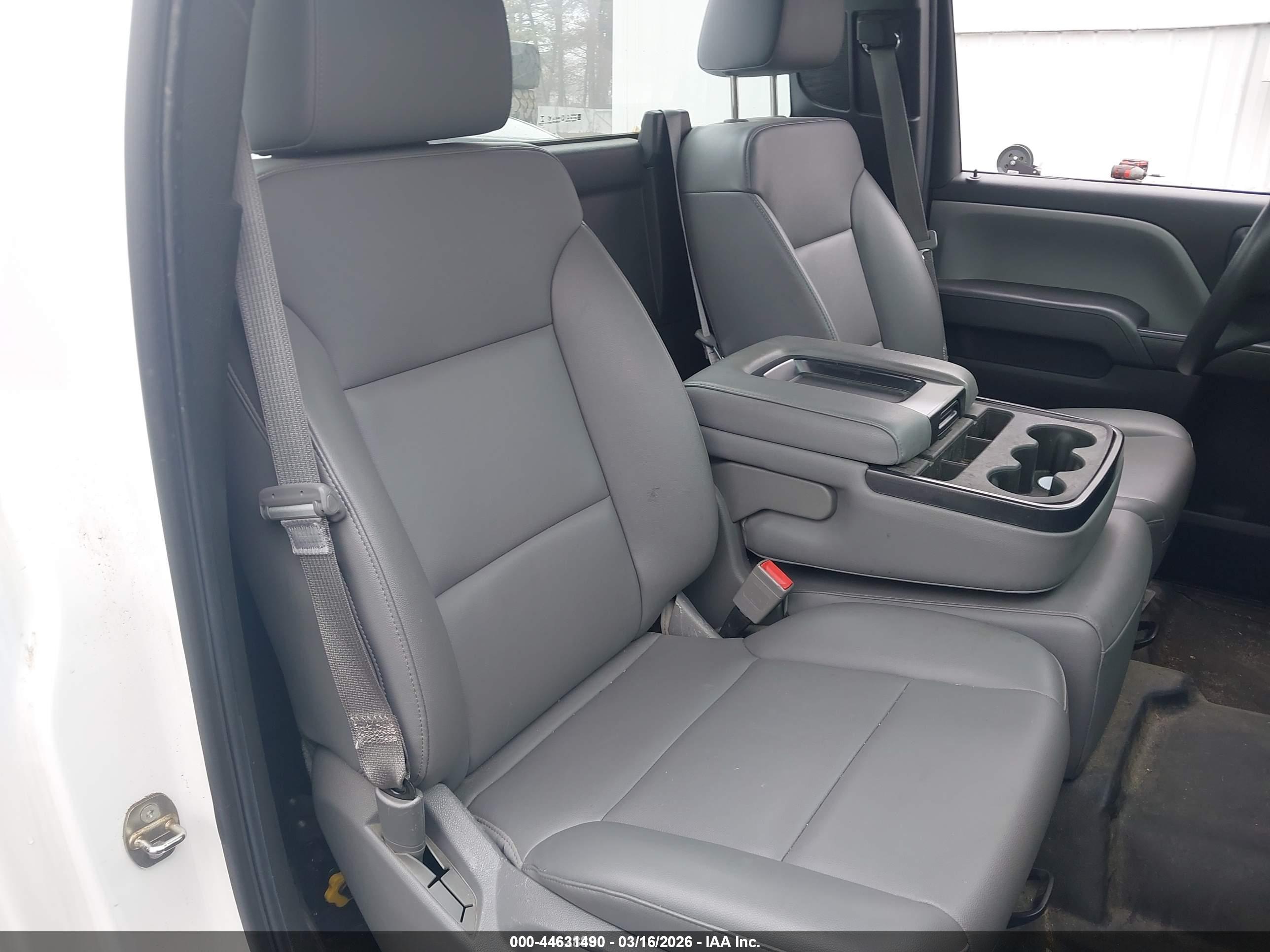 CHEVROLET SILVERADO image 8