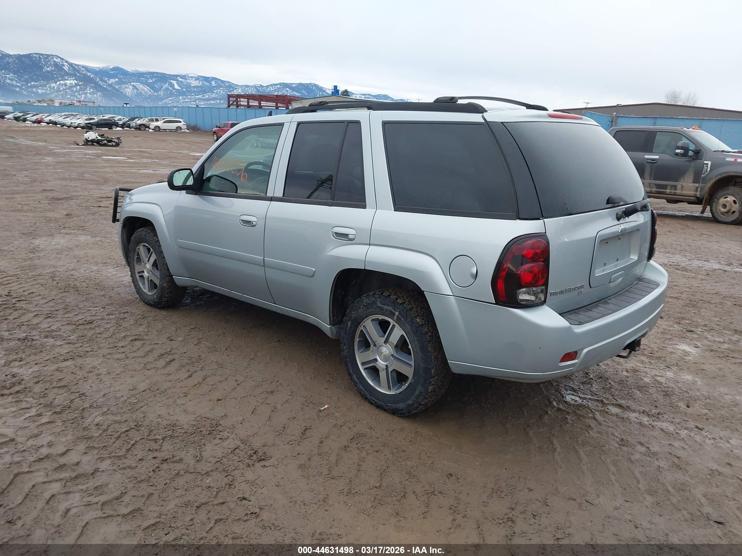 CHEVROLET TRAILBLAZER image 3