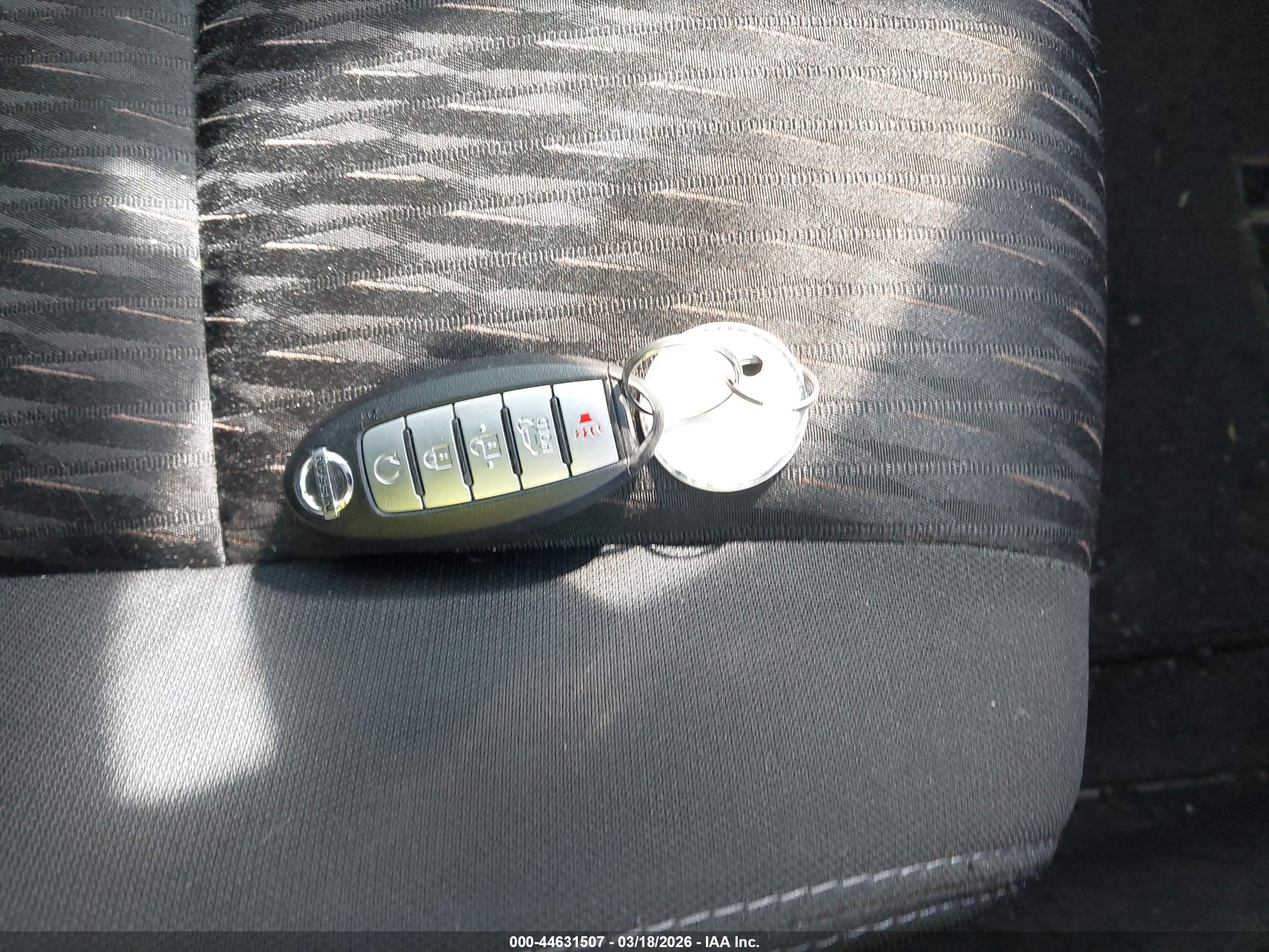 NISSAN ROGUE image 11