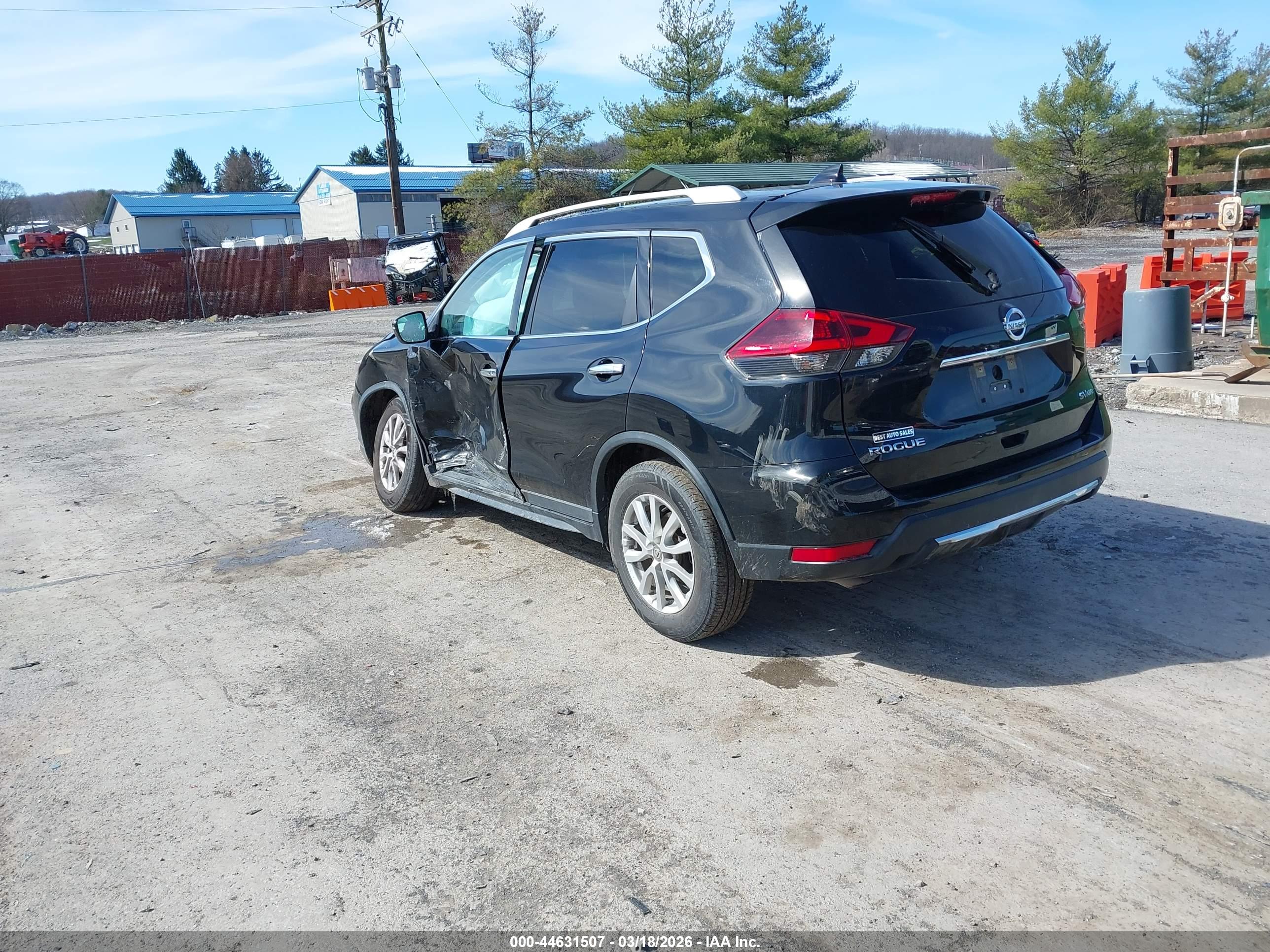 NISSAN ROGUE image 3