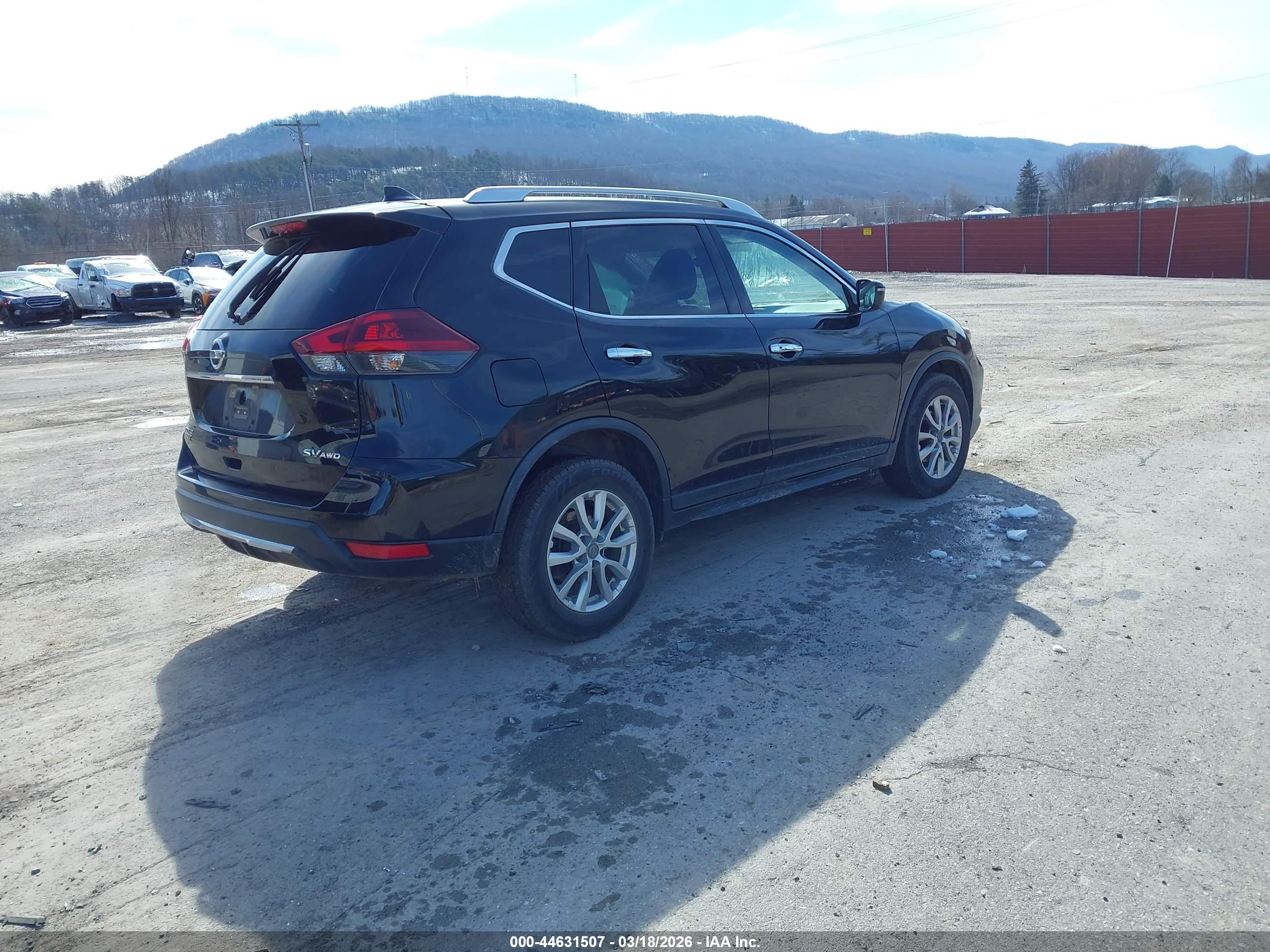 NISSAN ROGUE image 4