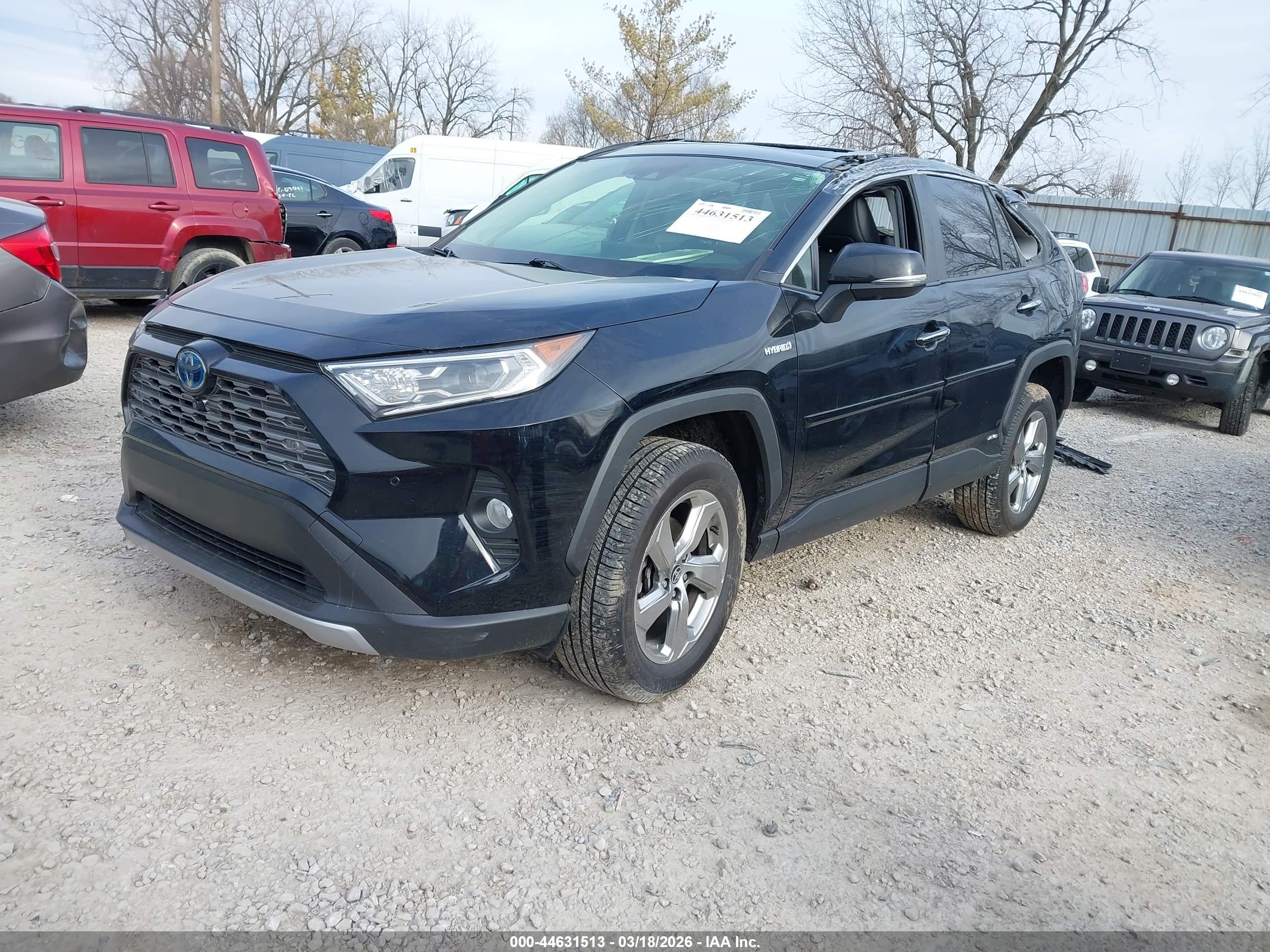 TOYOTA RAV4 image 2