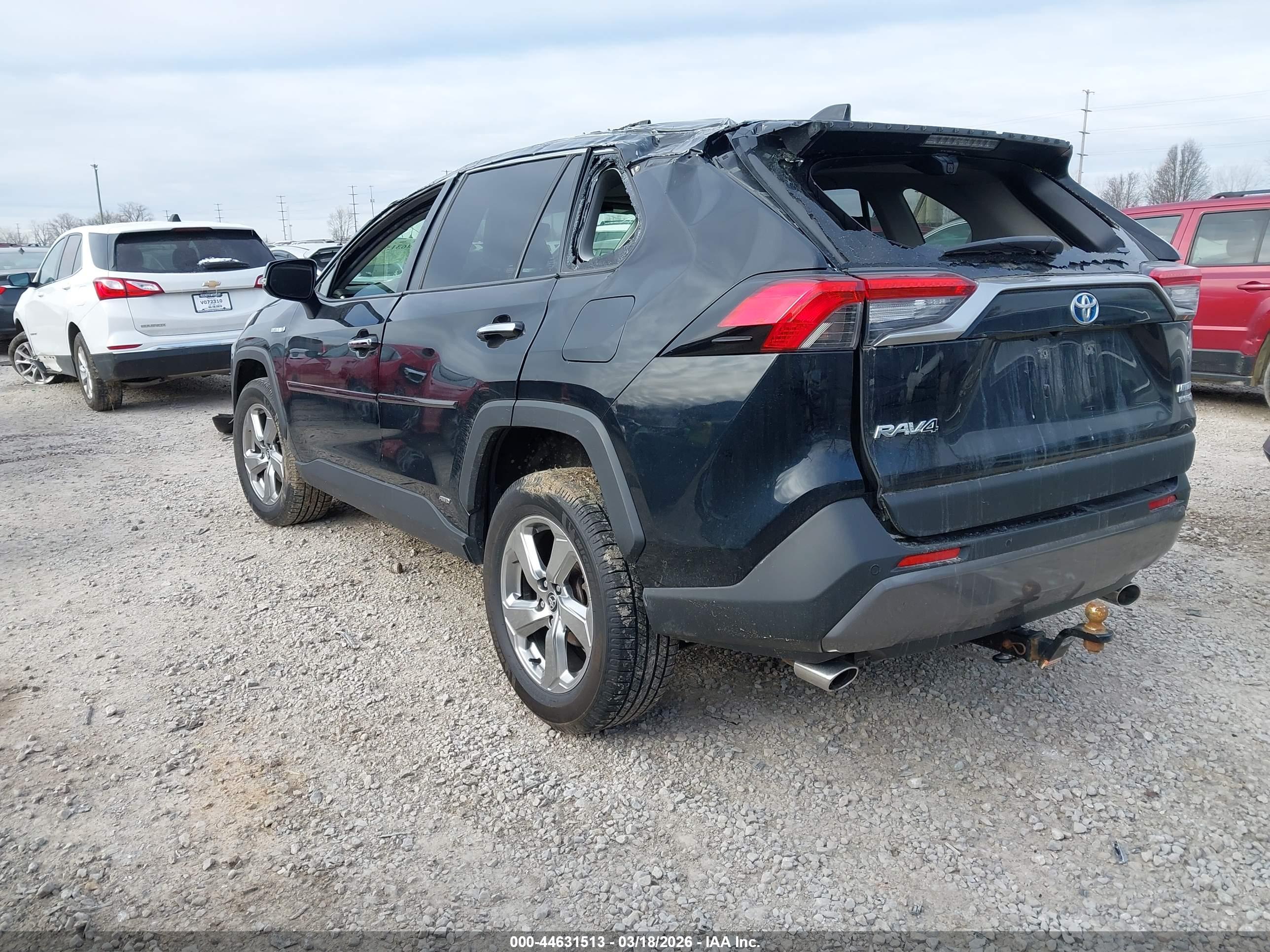 TOYOTA RAV4 image 3