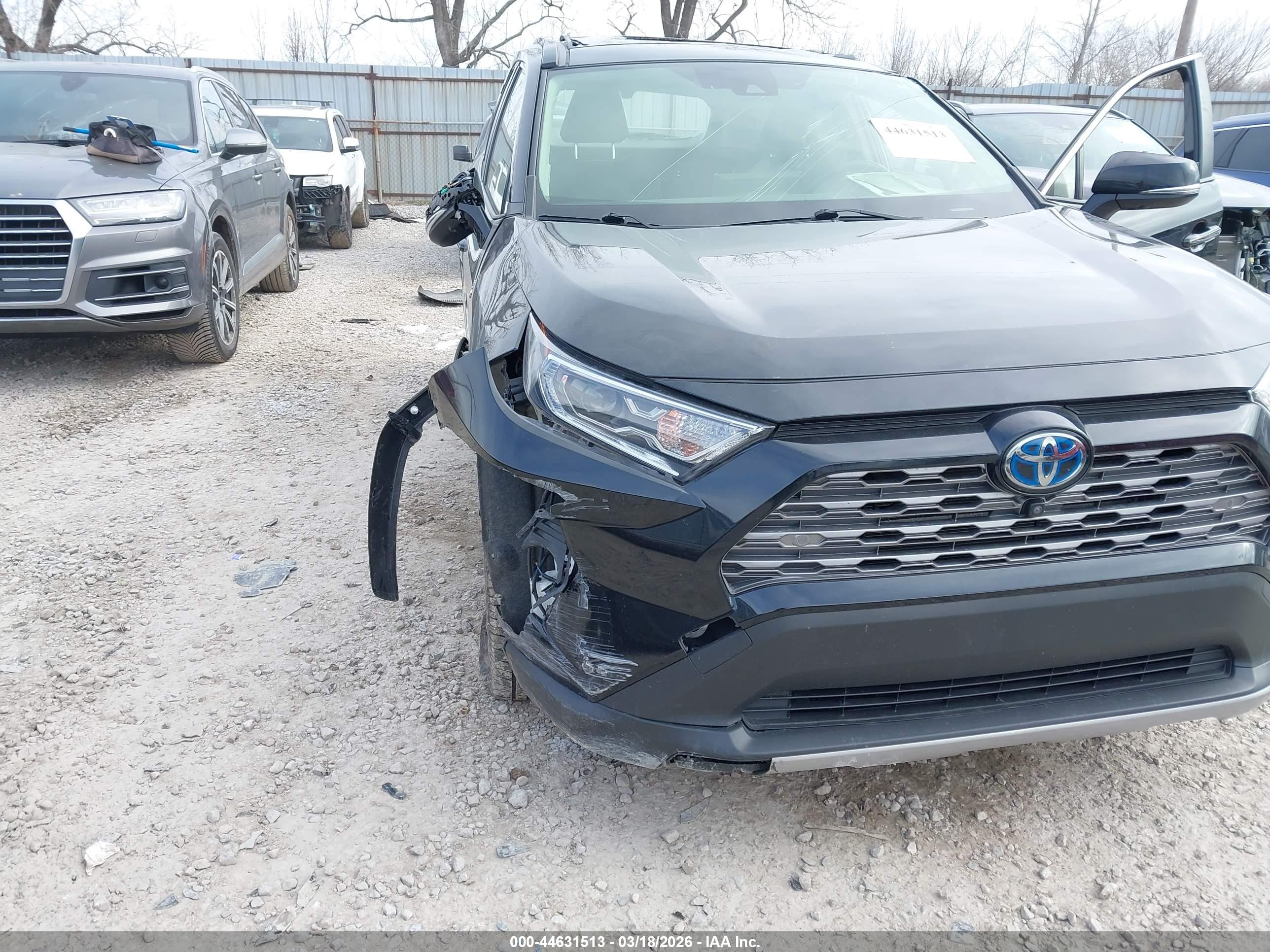 TOYOTA RAV4 image 6
