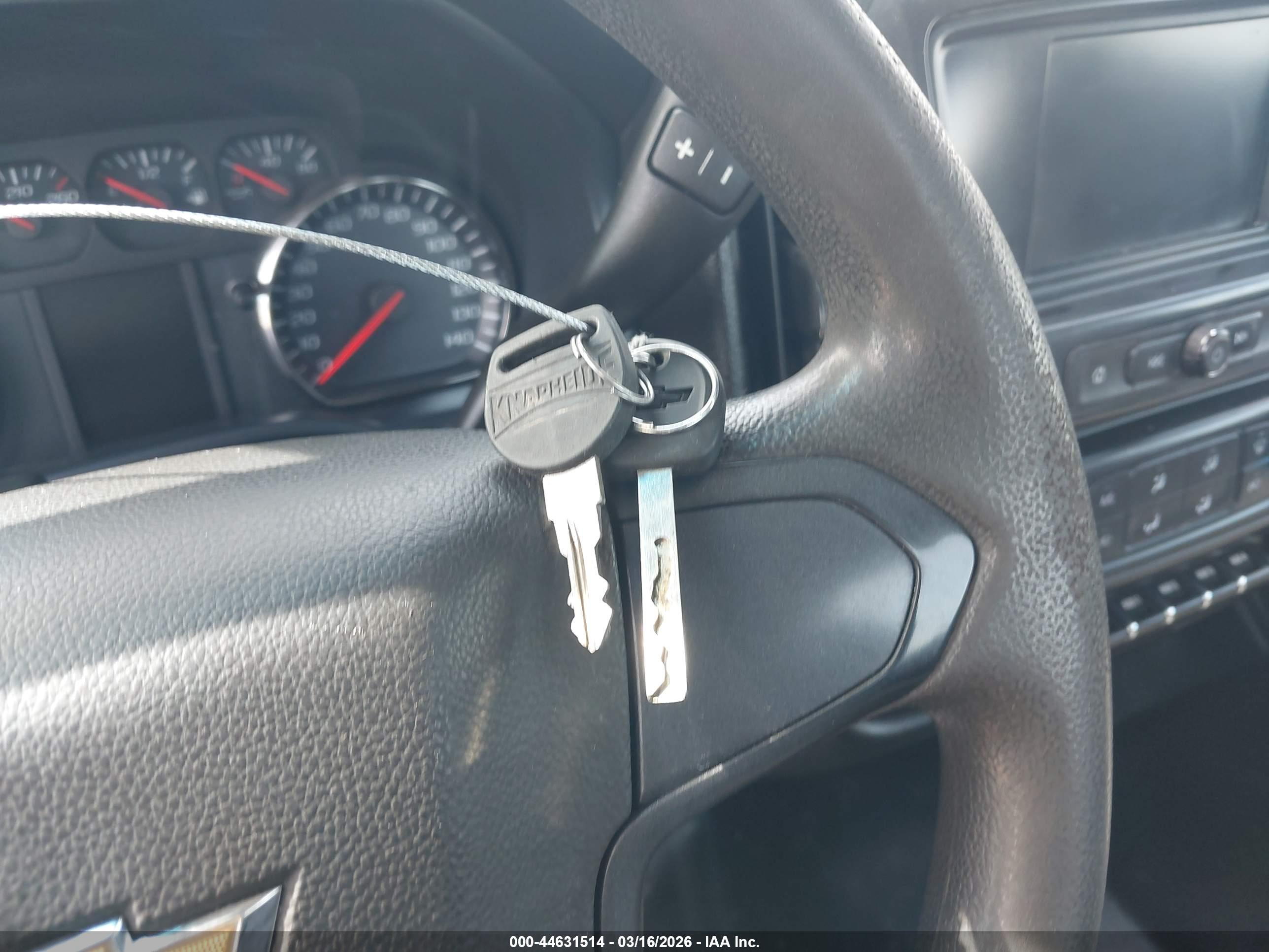 CHEVROLET SILVERADO image 11