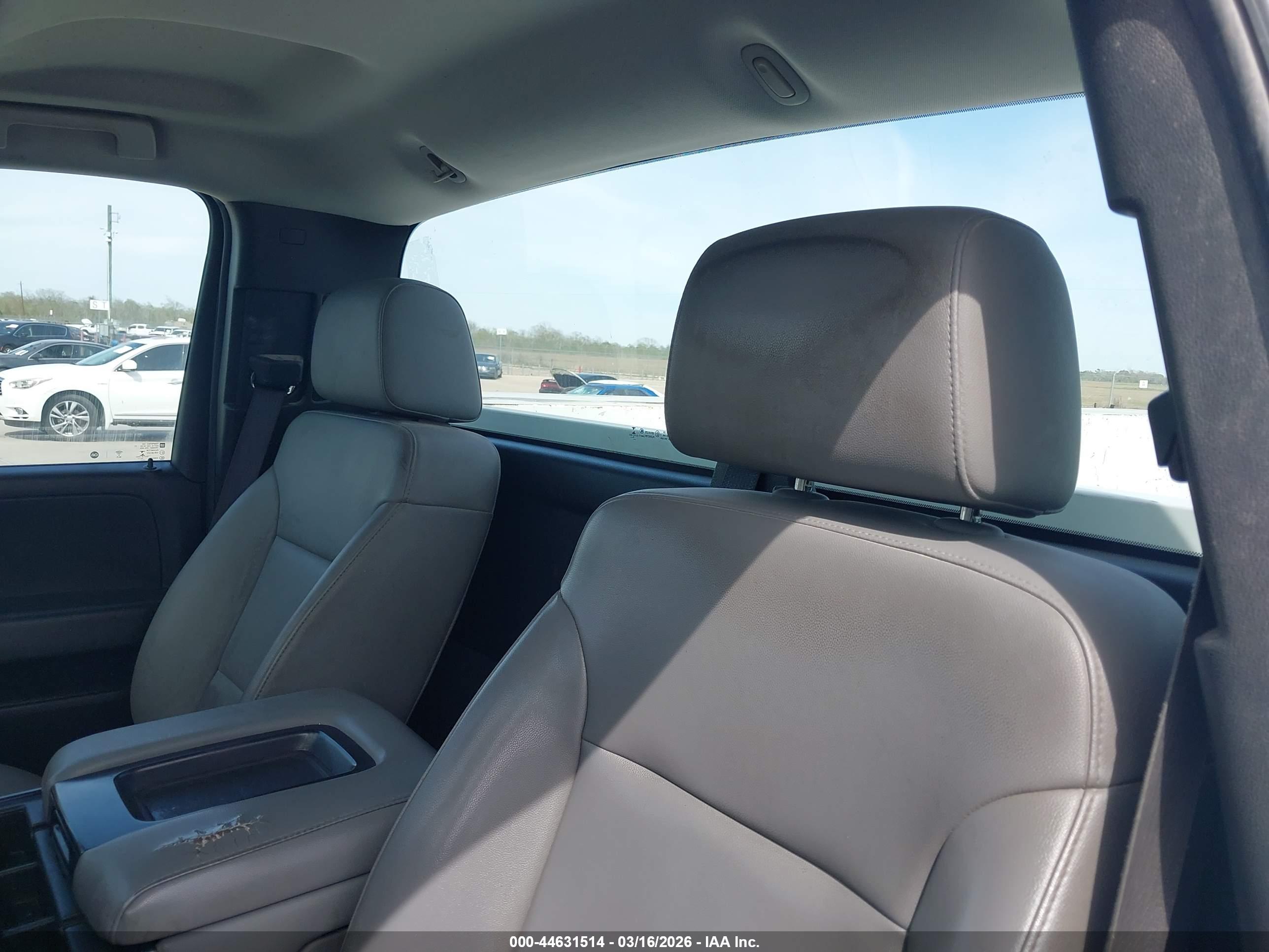 CHEVROLET SILVERADO image 7