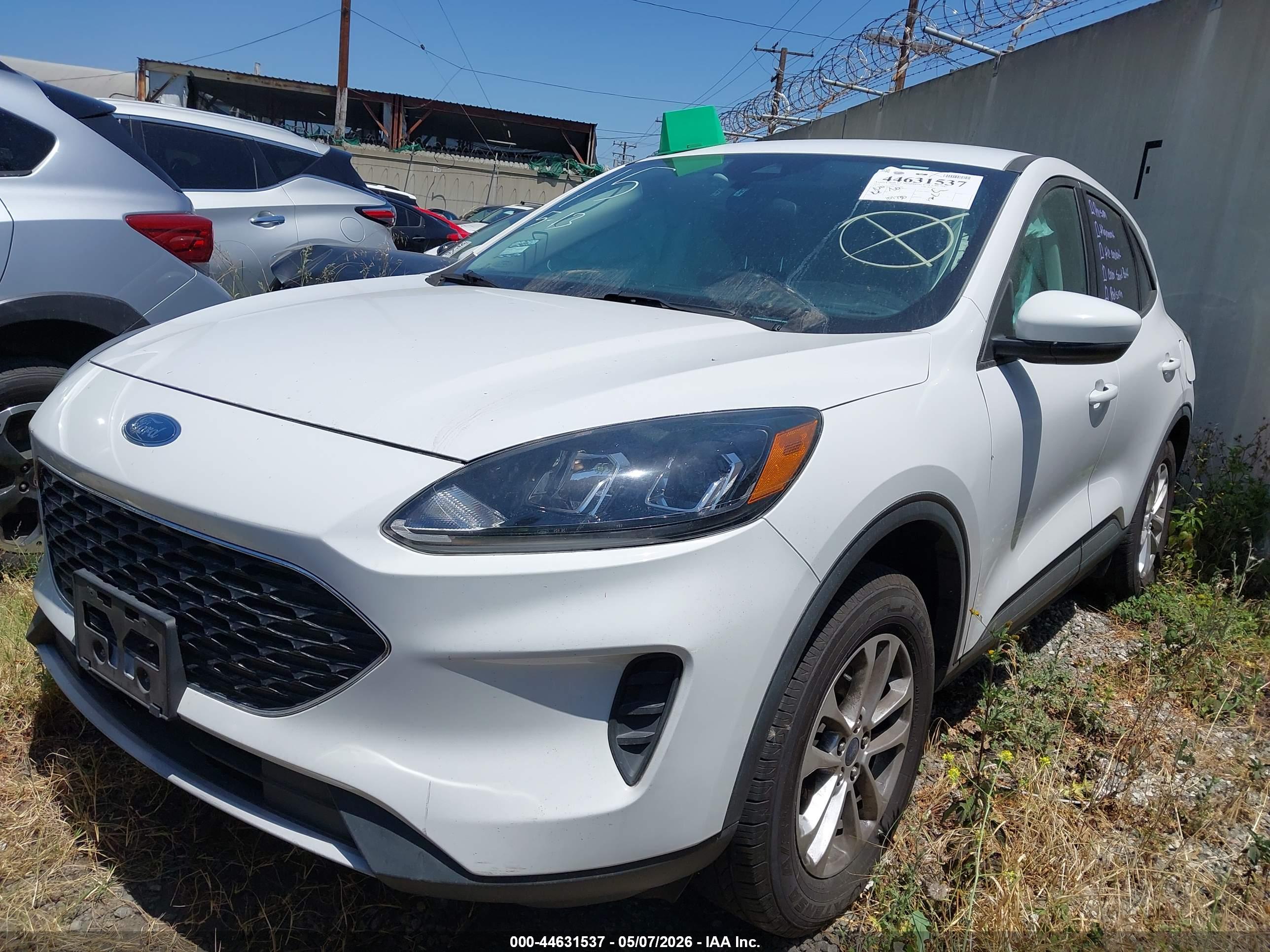 FORD ESCAPE image 2