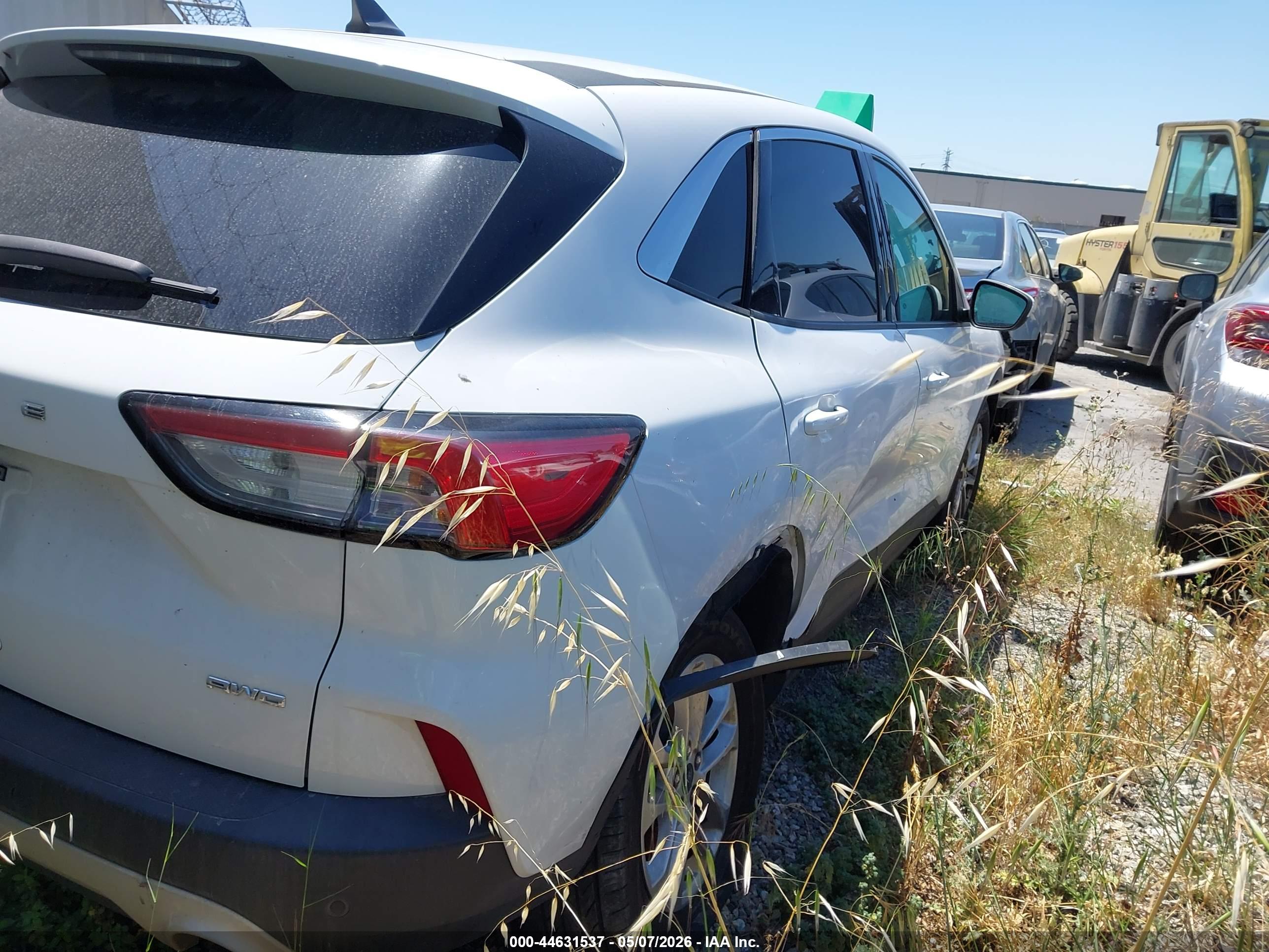 FORD ESCAPE image 4