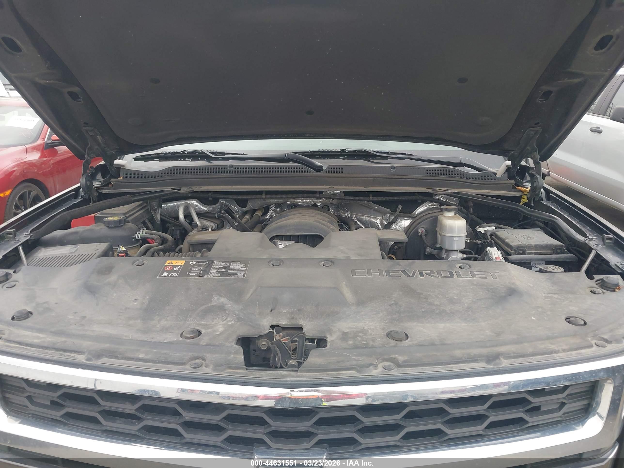 CHEVROLET SUBURBAN image 10