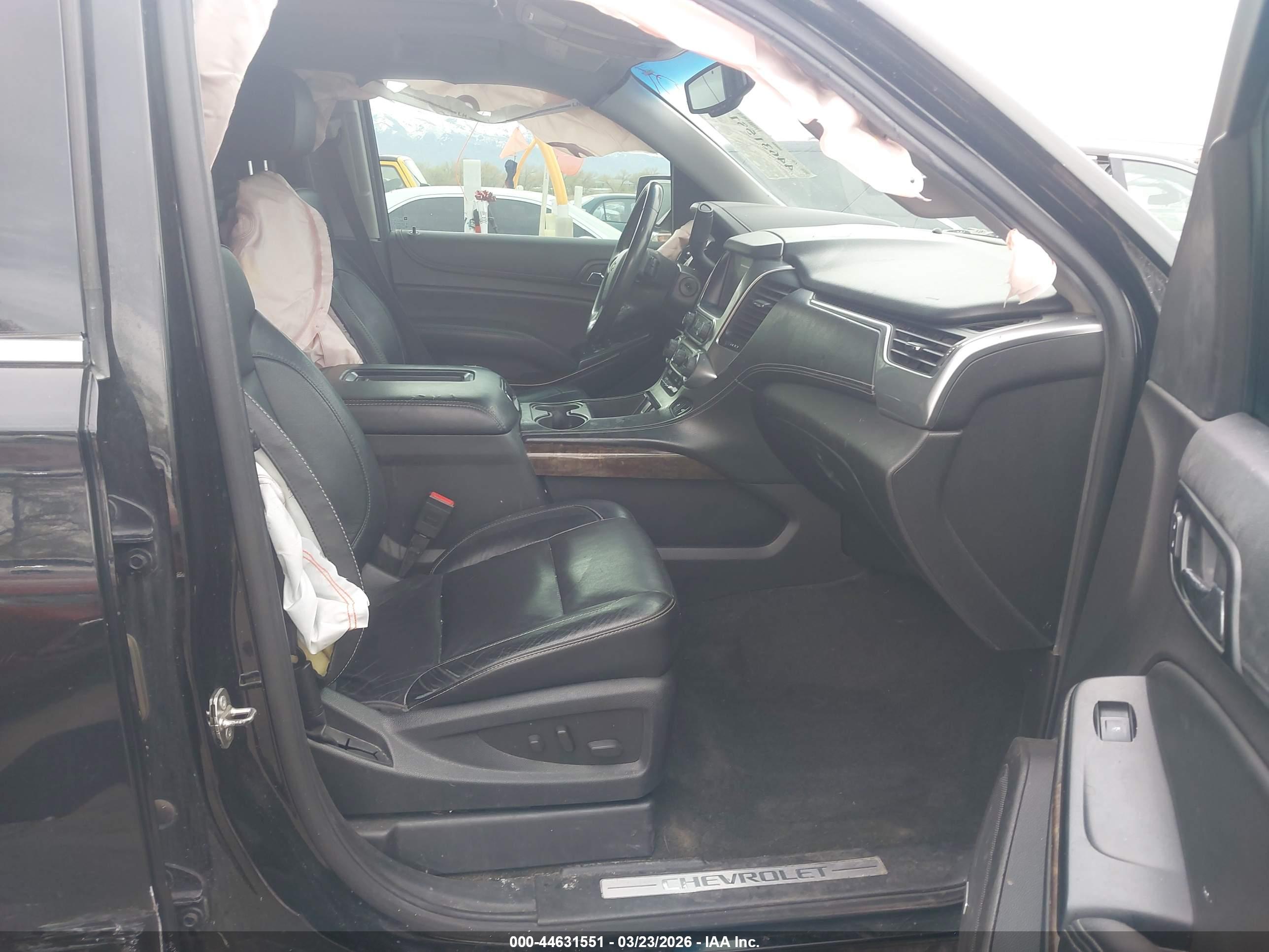 CHEVROLET SUBURBAN image 5