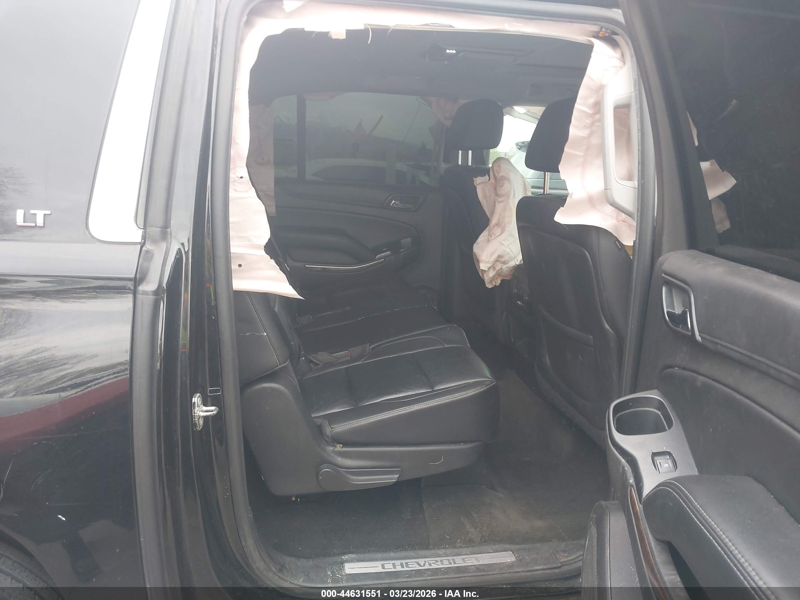 CHEVROLET SUBURBAN image 8
