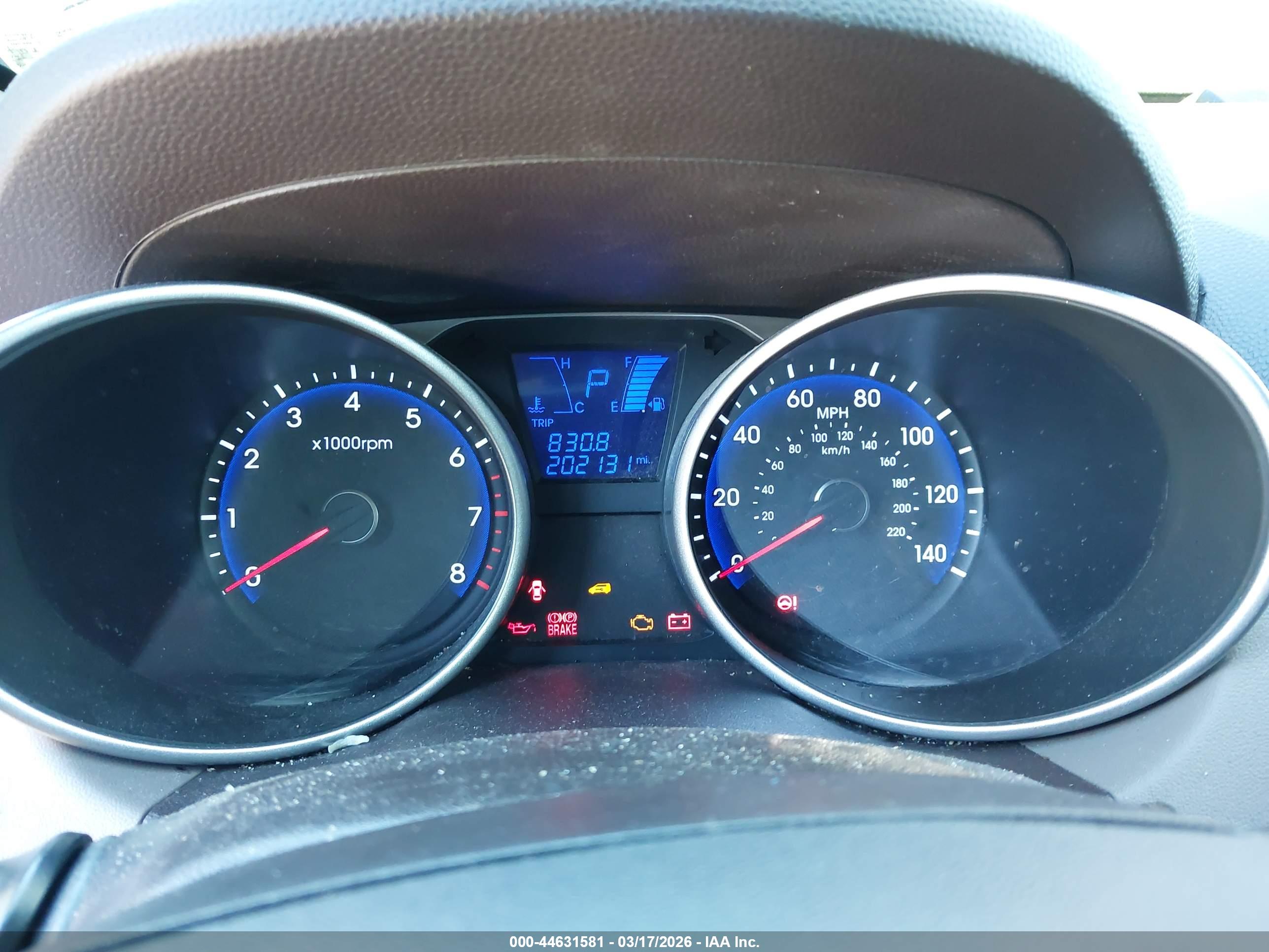 HYUNDAI TUCSON image 7
