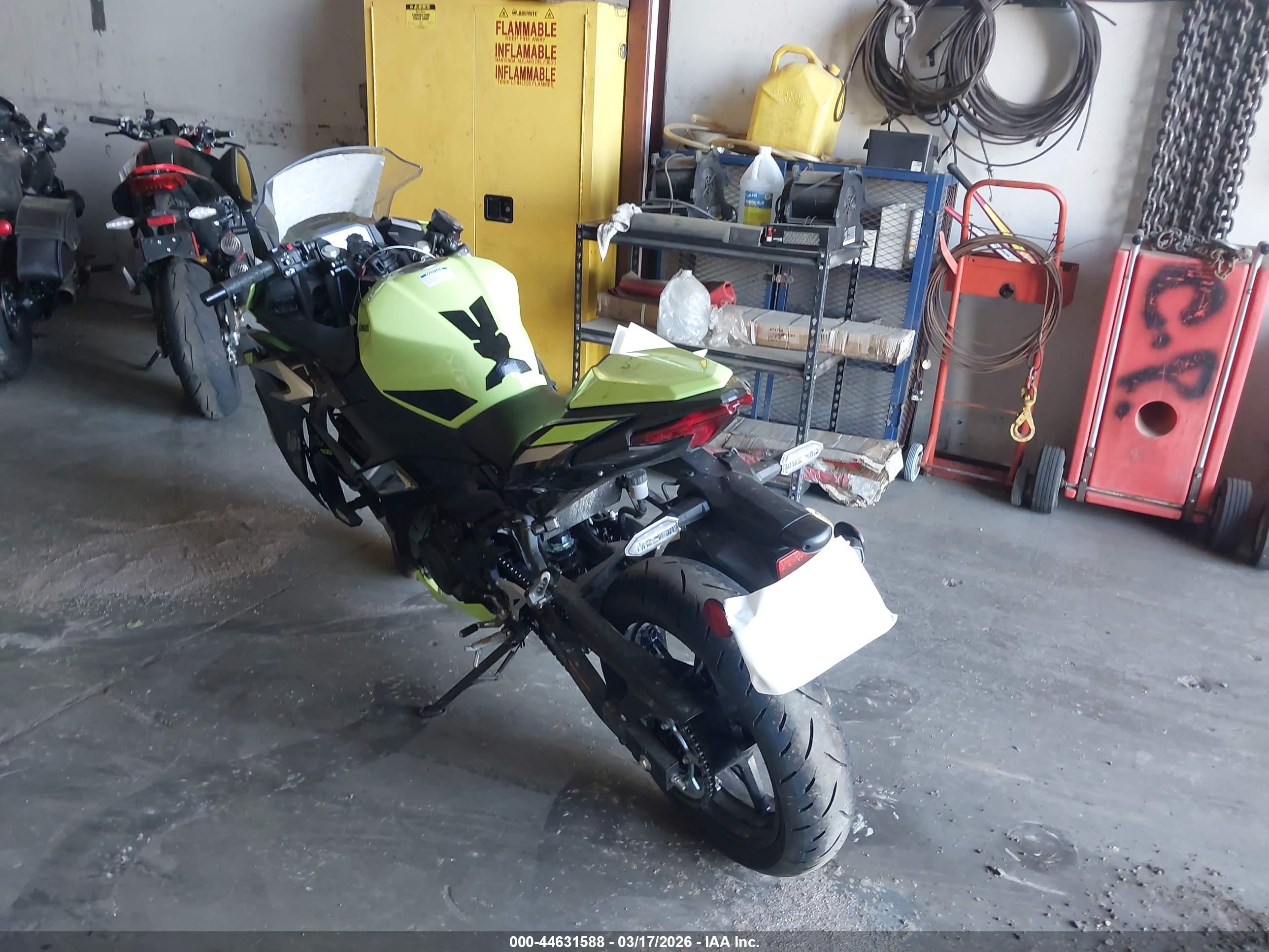 KAWASAKI EX500 image 3