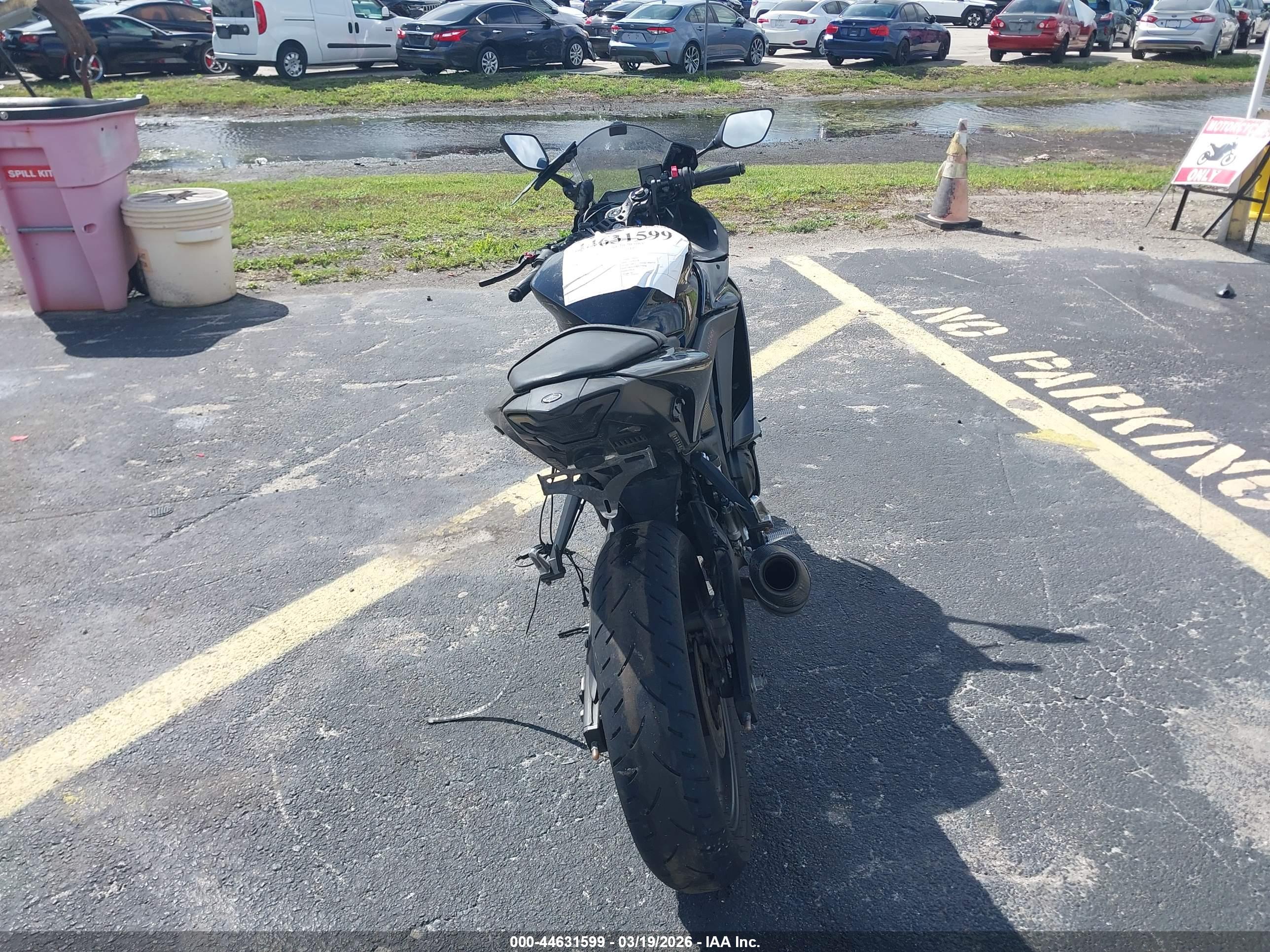 YAMAHA YZFR3 image 6