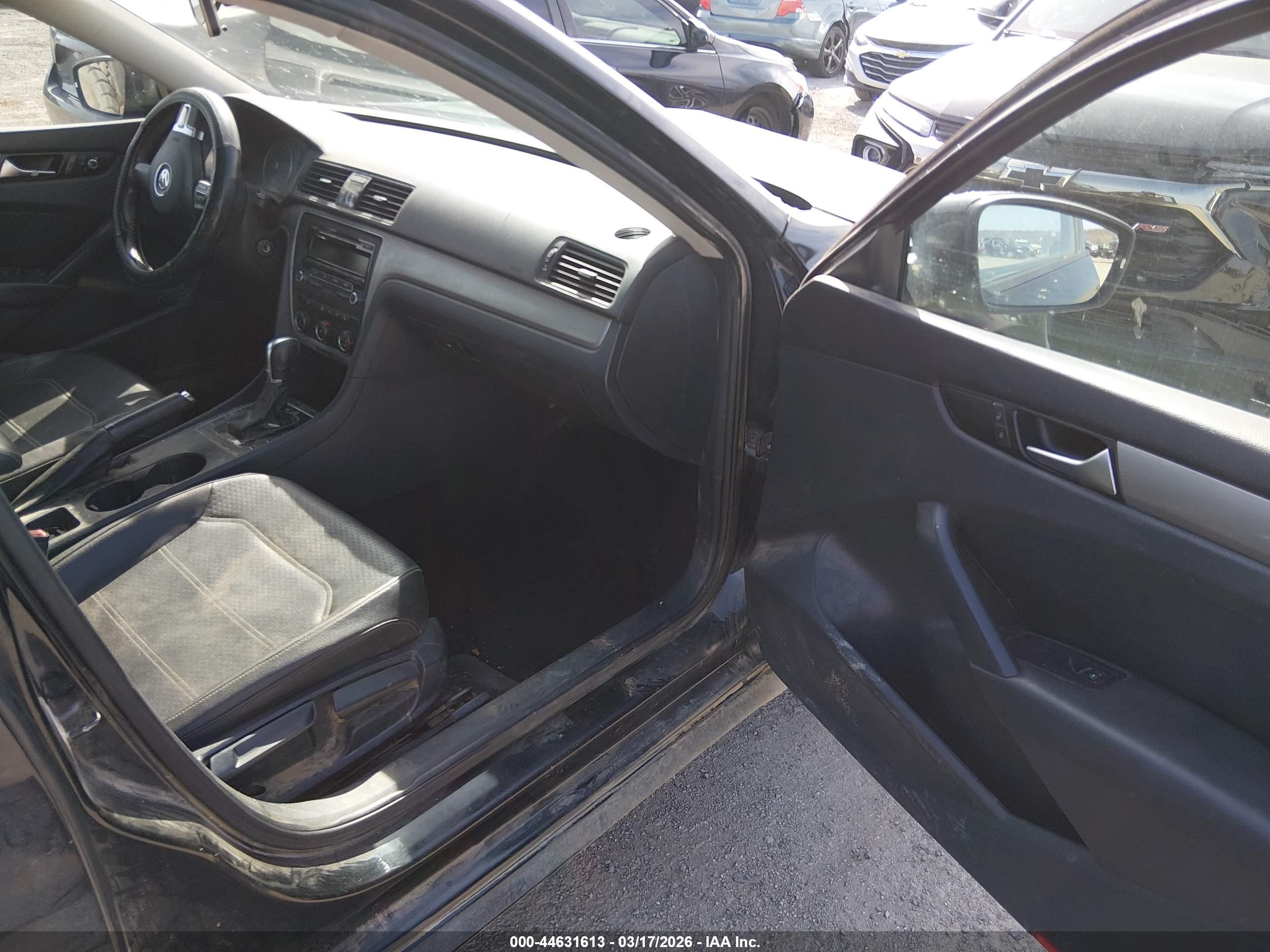 VOLKSWAGEN PASSAT image 5
