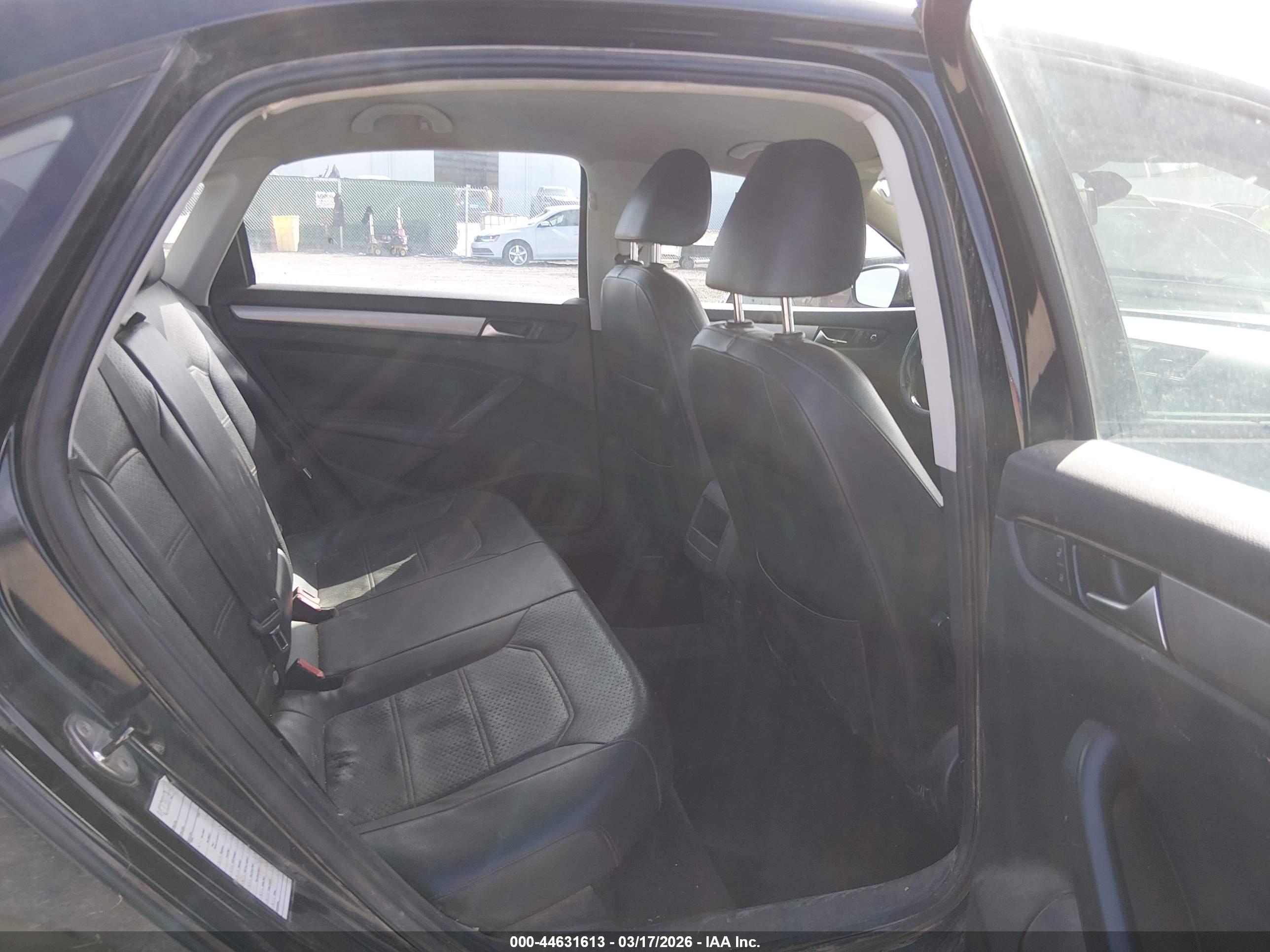 VOLKSWAGEN PASSAT image 8