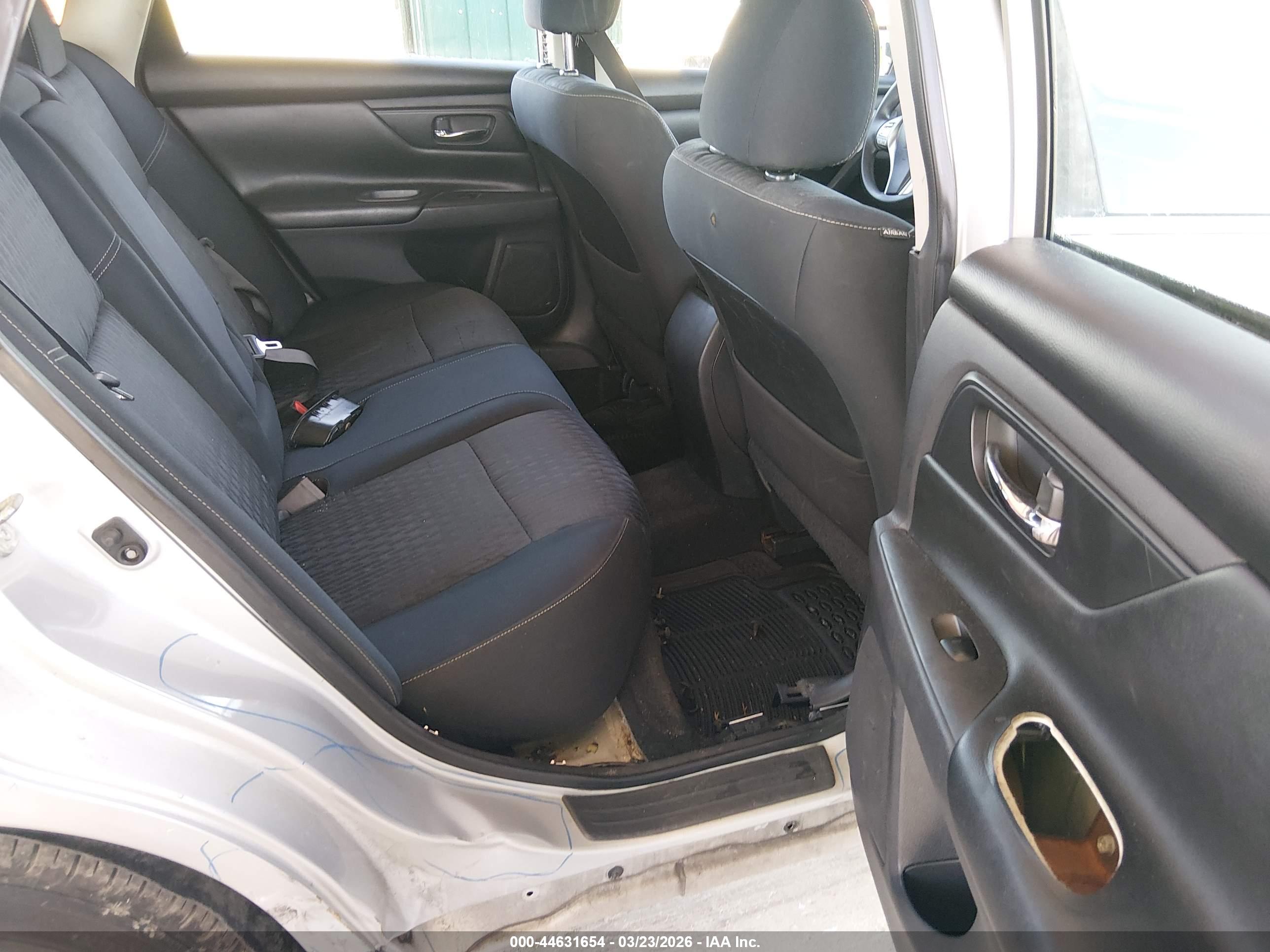 NISSAN ALTIMA image 8