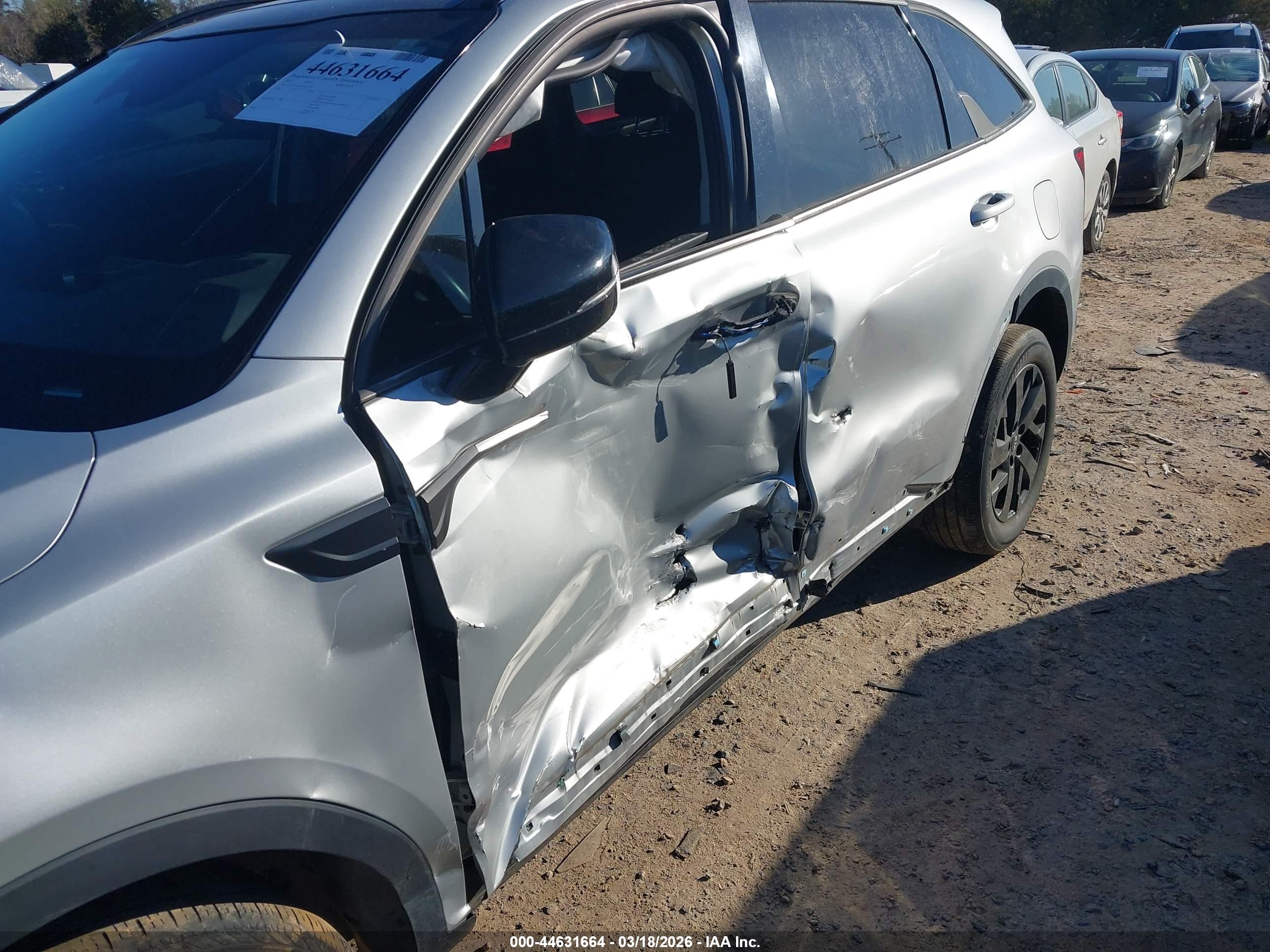 KIA SORENTO image 6