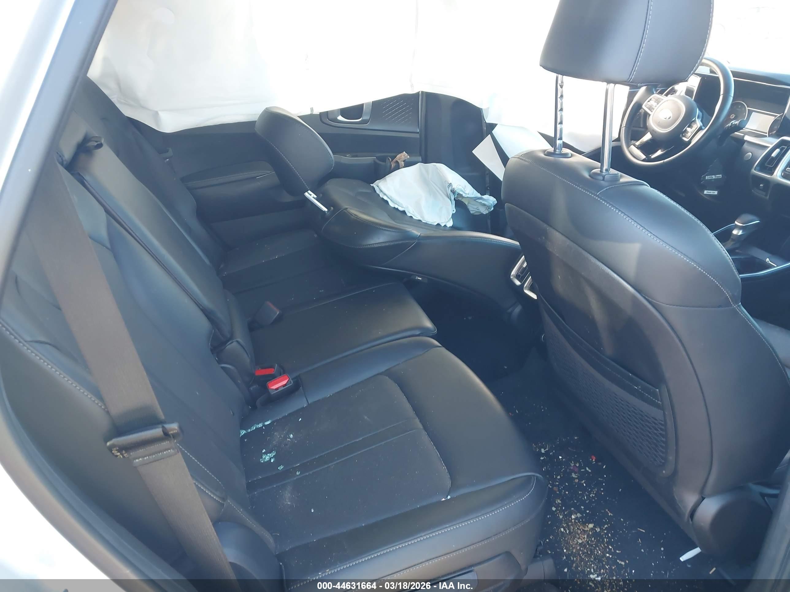 KIA SORENTO image 8