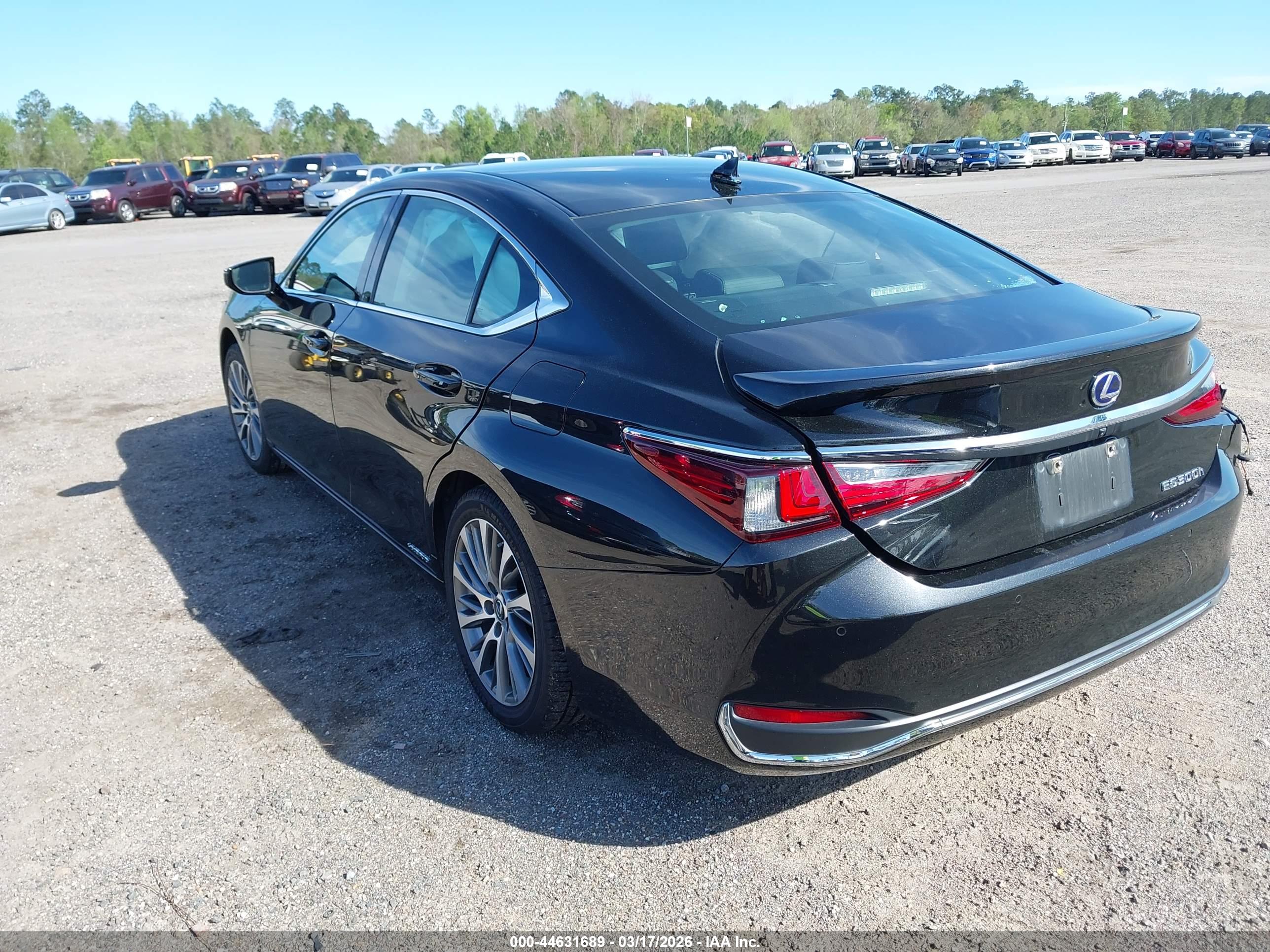 LEXUS ES image 3