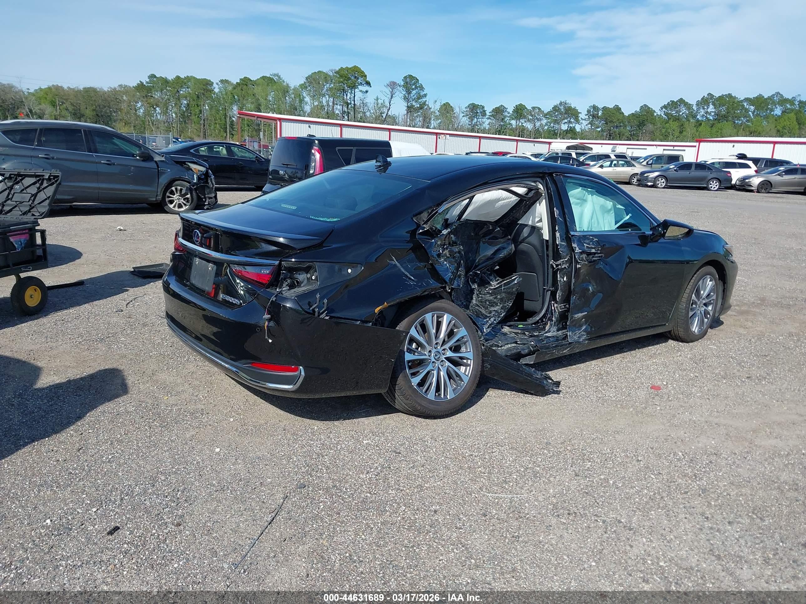 LEXUS ES image 4