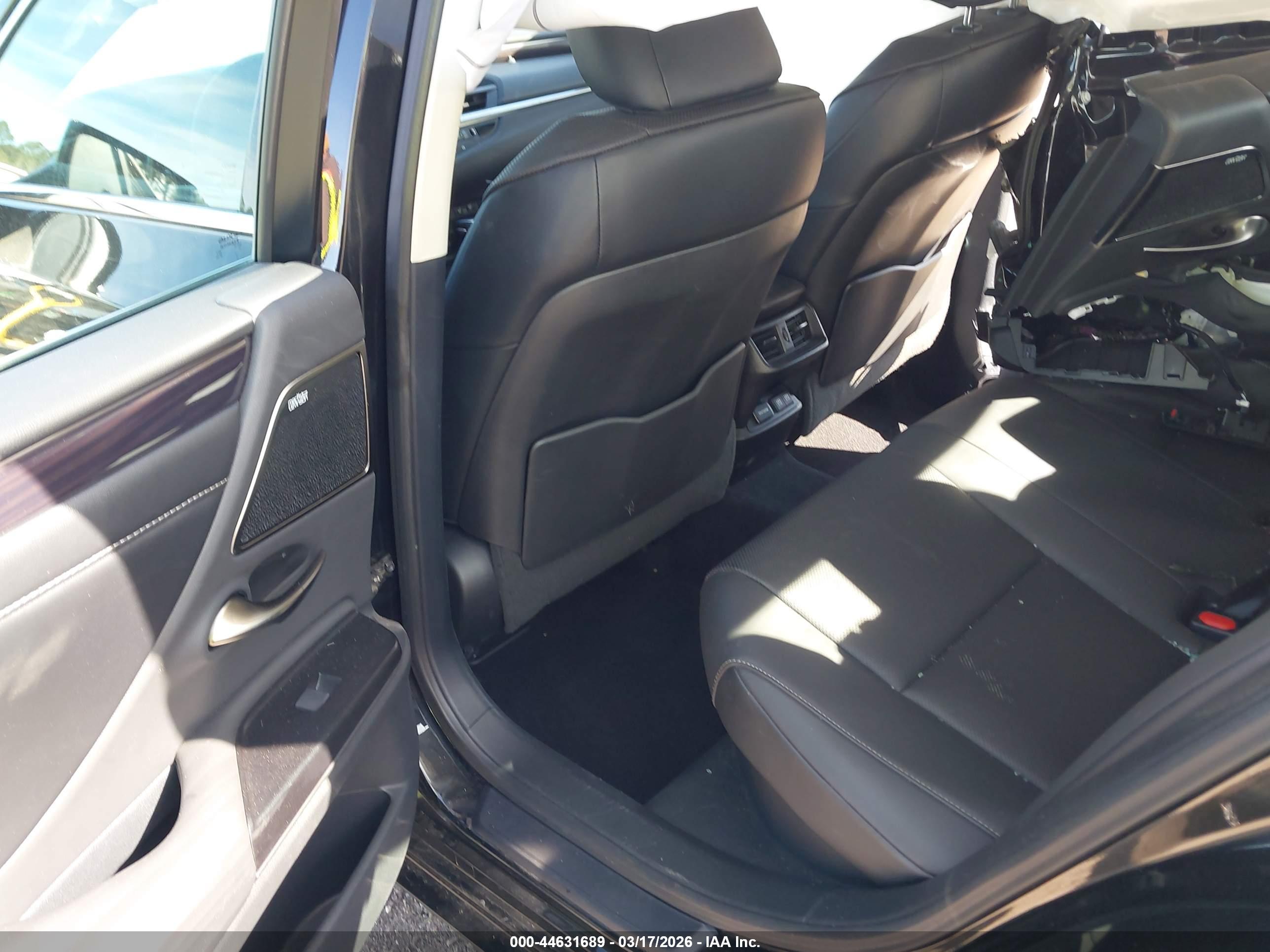 LEXUS ES image 8