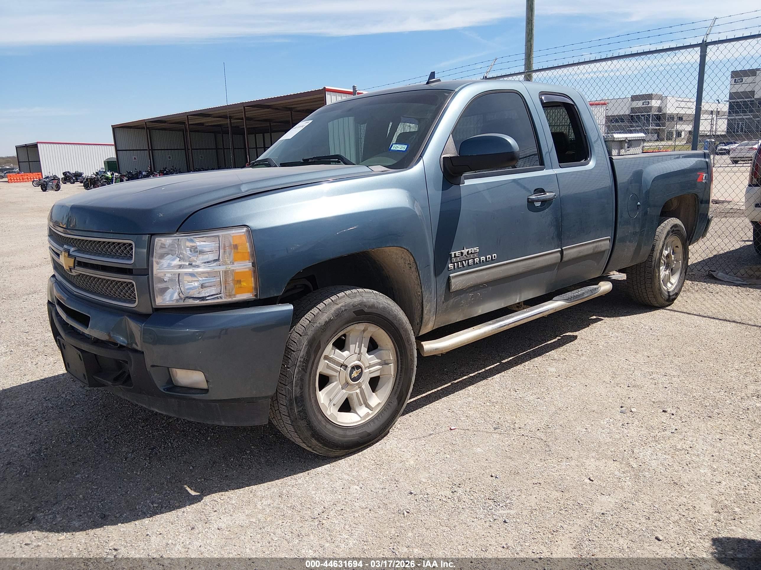 CHEVROLET SILVERADO image 2