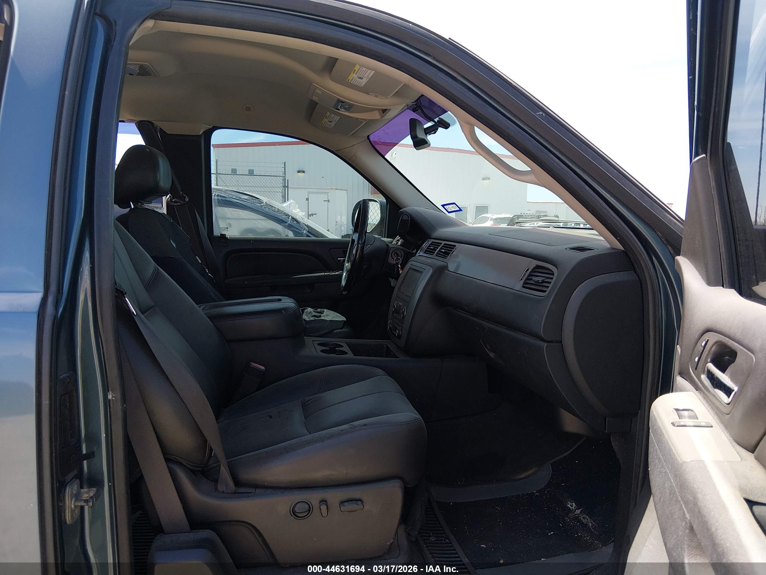 CHEVROLET SILVERADO image 5