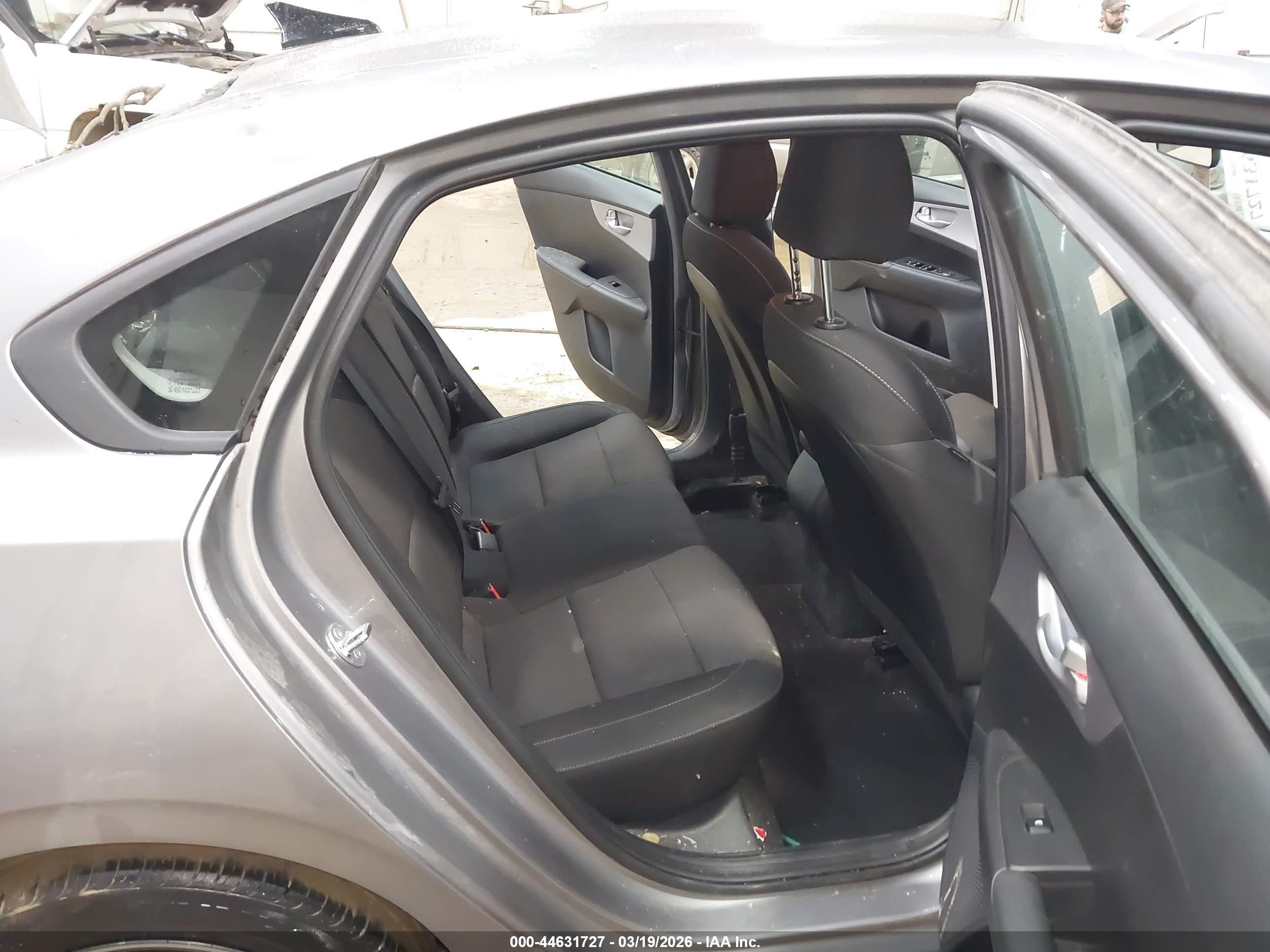 KIA FORTE image 8