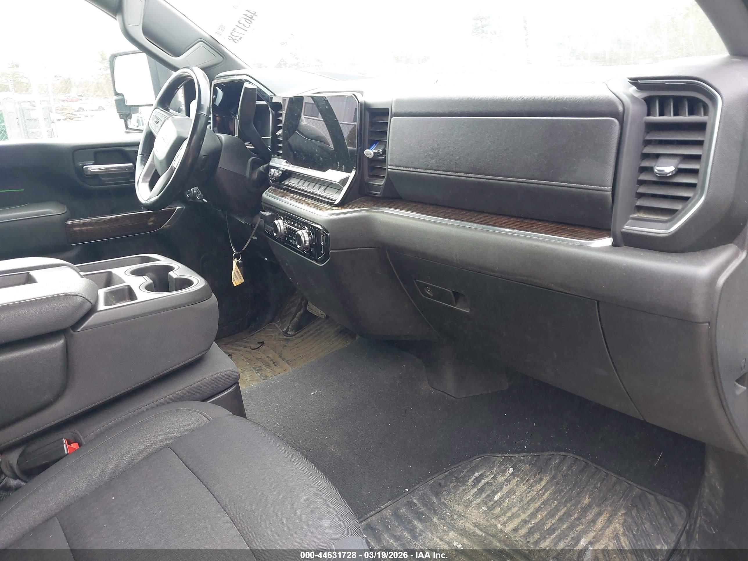 GMC SIERRA image 8