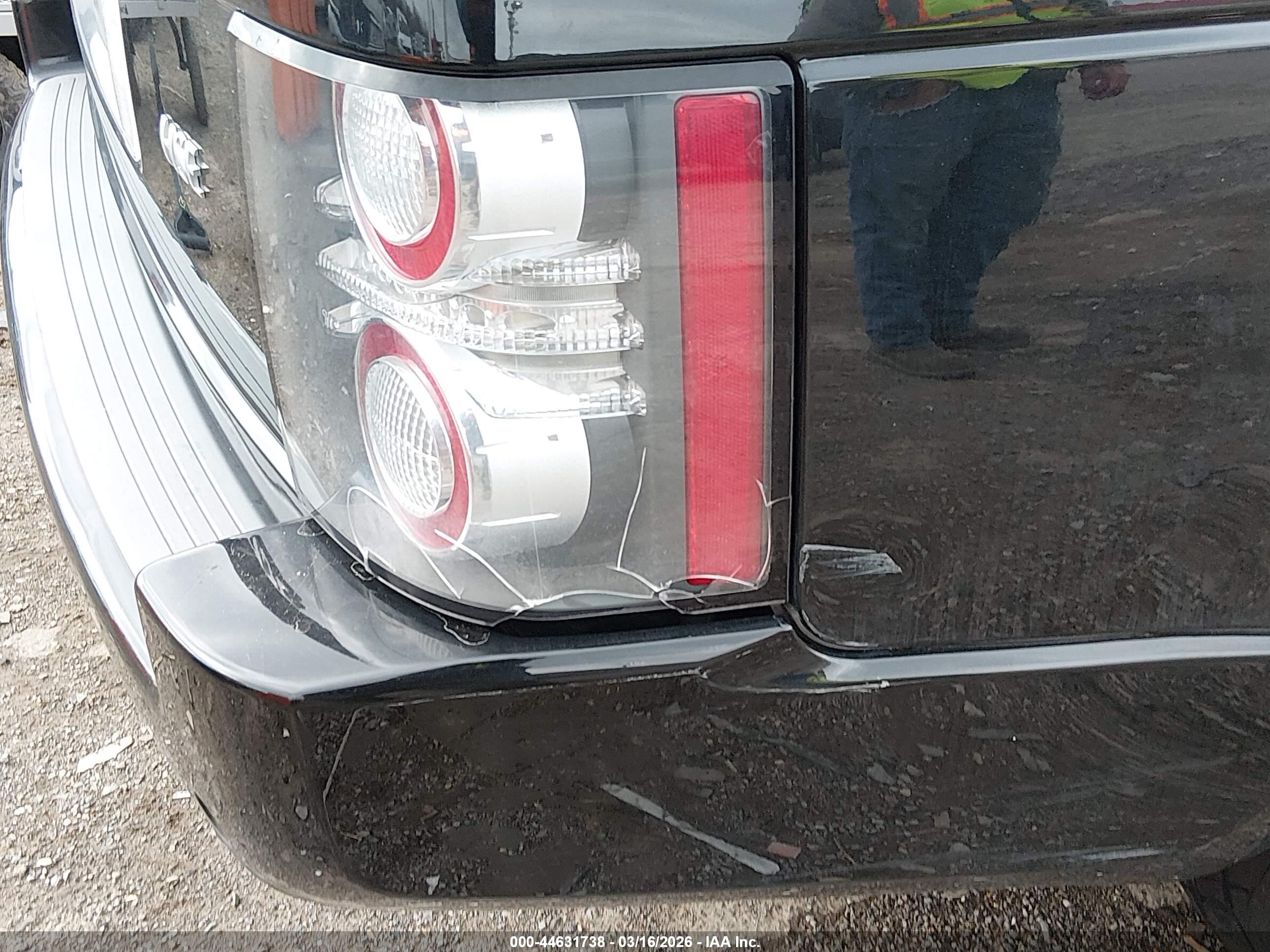 LAND ROVER image 6
