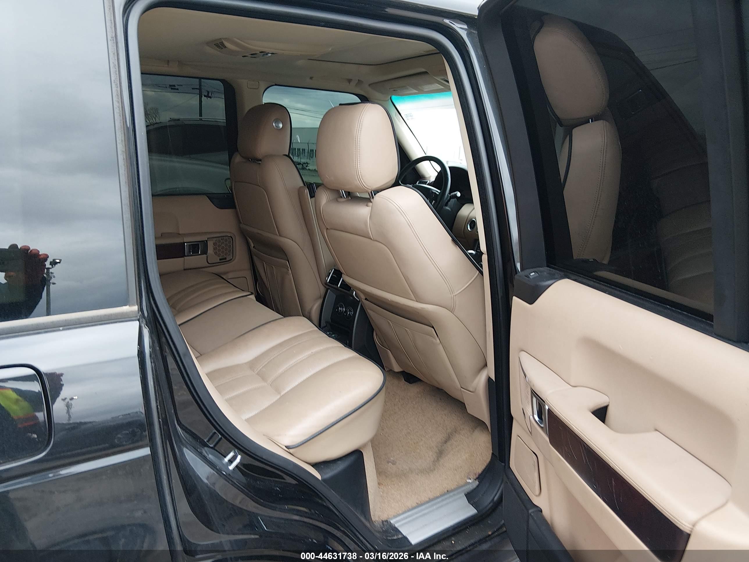 LAND ROVER image 8